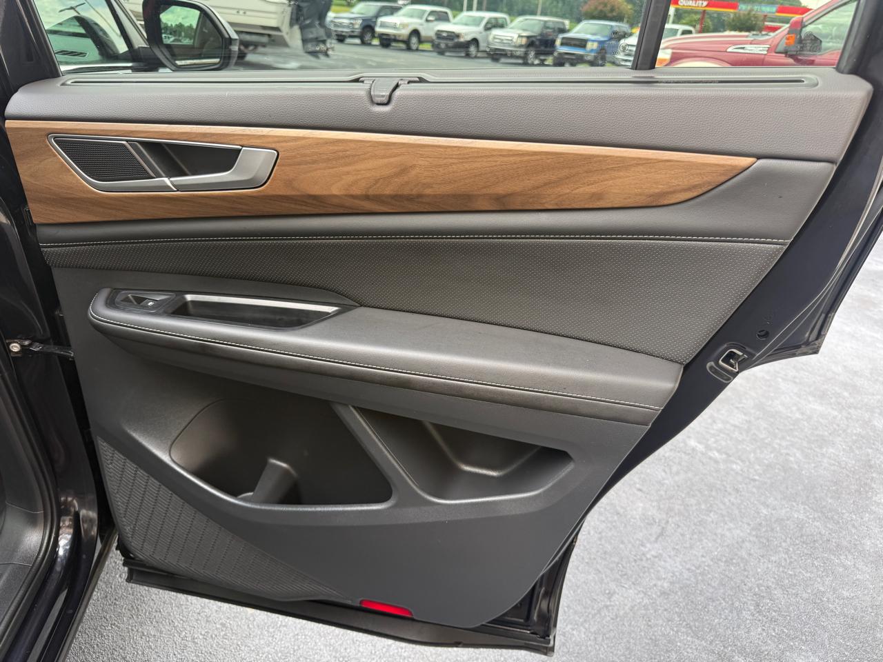 Volkswagen Atlas SE w/Technology 2024