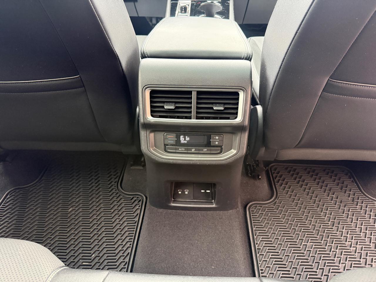 Volkswagen Atlas SE w/Technology 2024