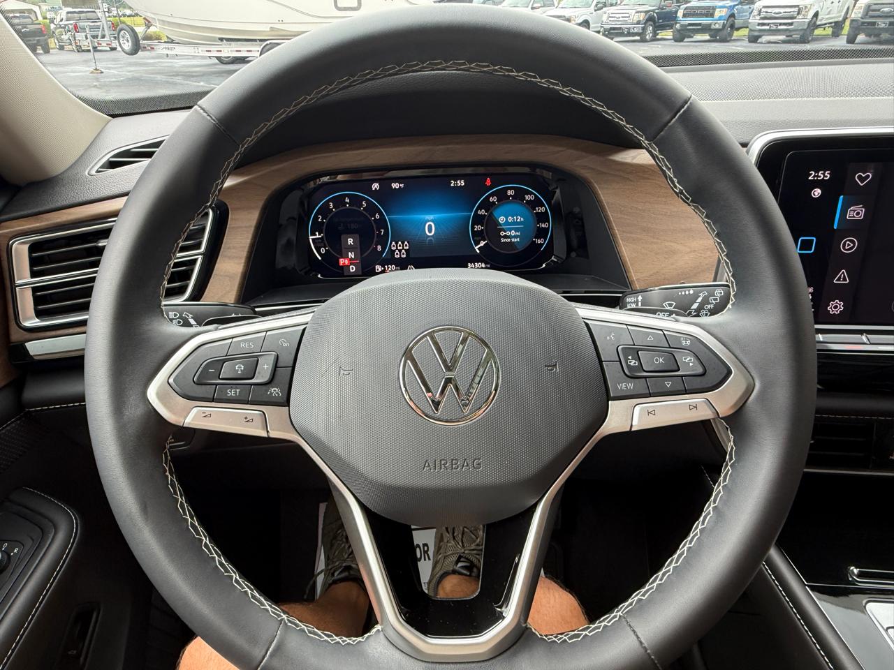 Volkswagen Atlas SE w/Technology 2024