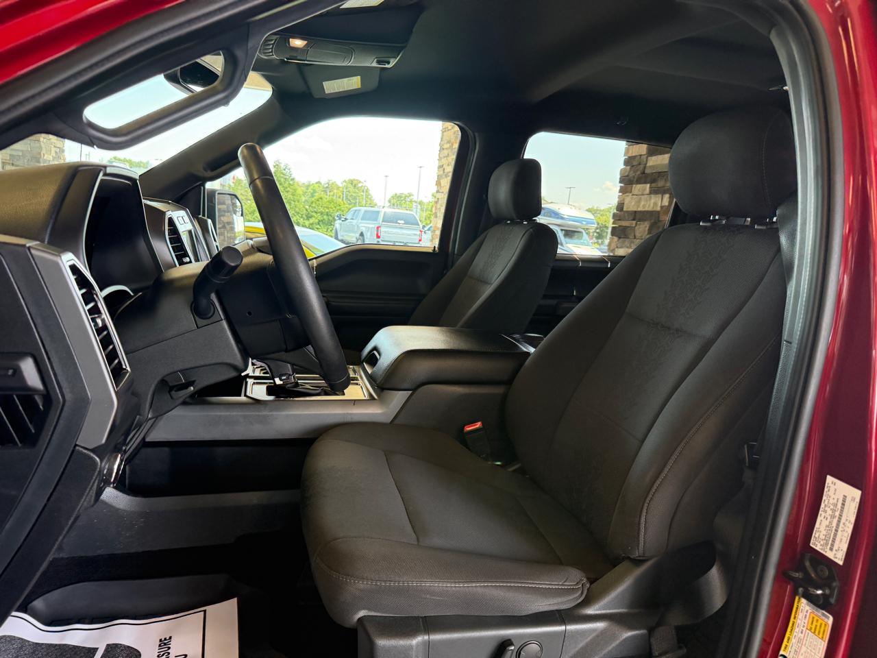Ford F-150 XLT SuperCrew 4WD 2019