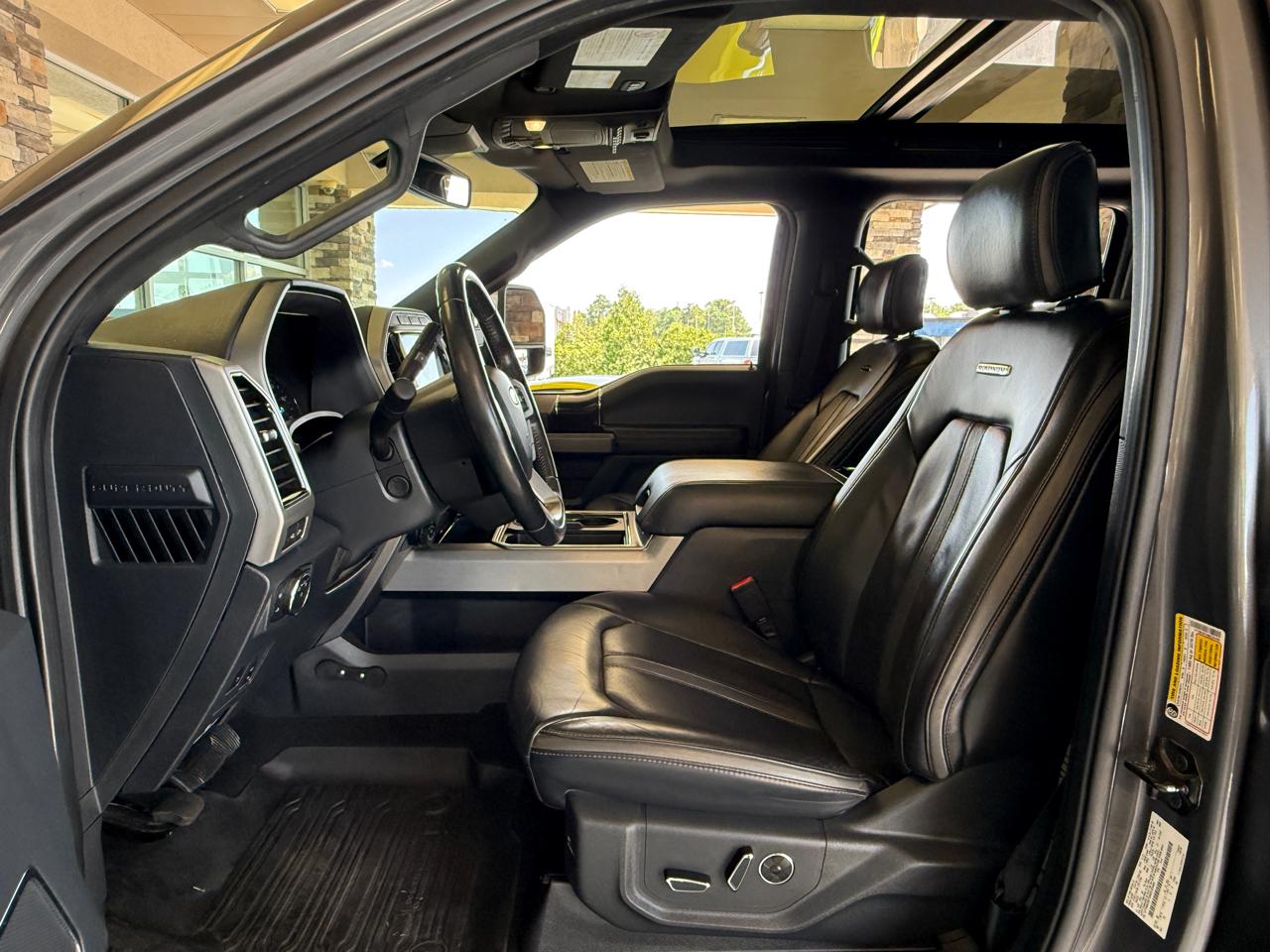 Ford F-350 SD Platinum Crew Cab 4WD 2022