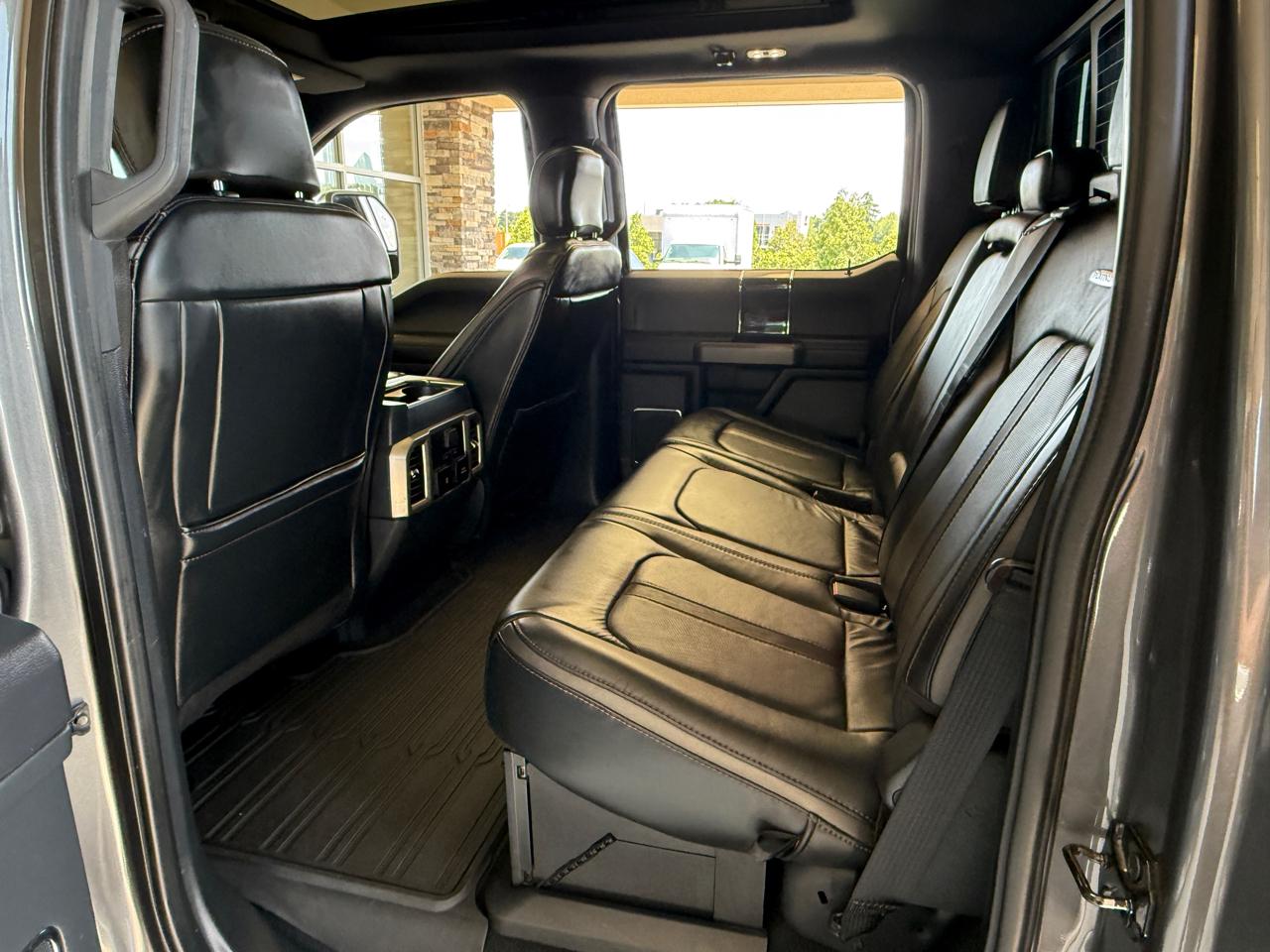 Ford F-350 SD Platinum Crew Cab 4WD 2022