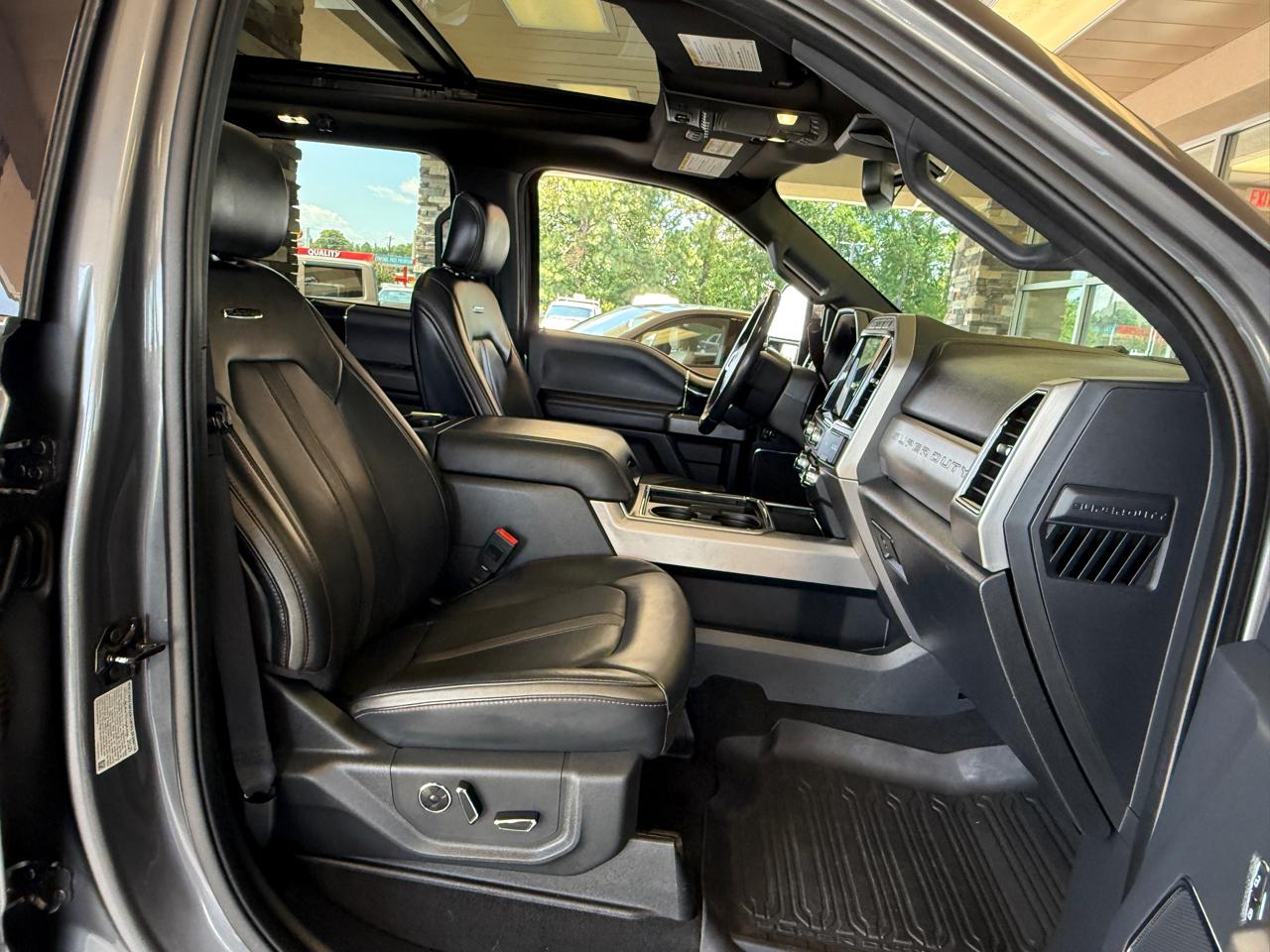 Ford F-350 SD Platinum Crew Cab 4WD 2022