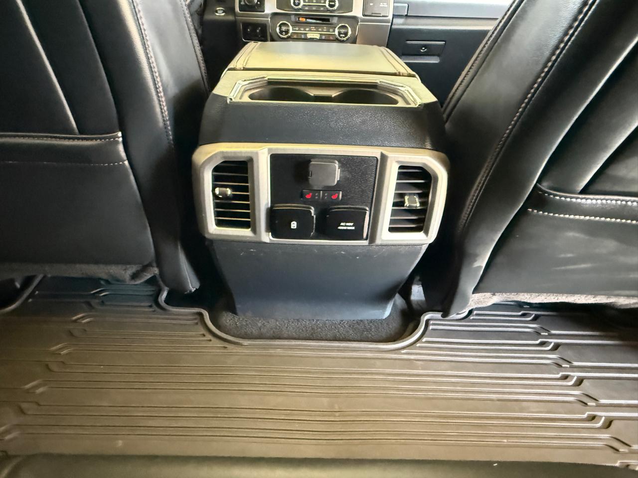 Ford F-350 SD Platinum Crew Cab 4WD 2022
