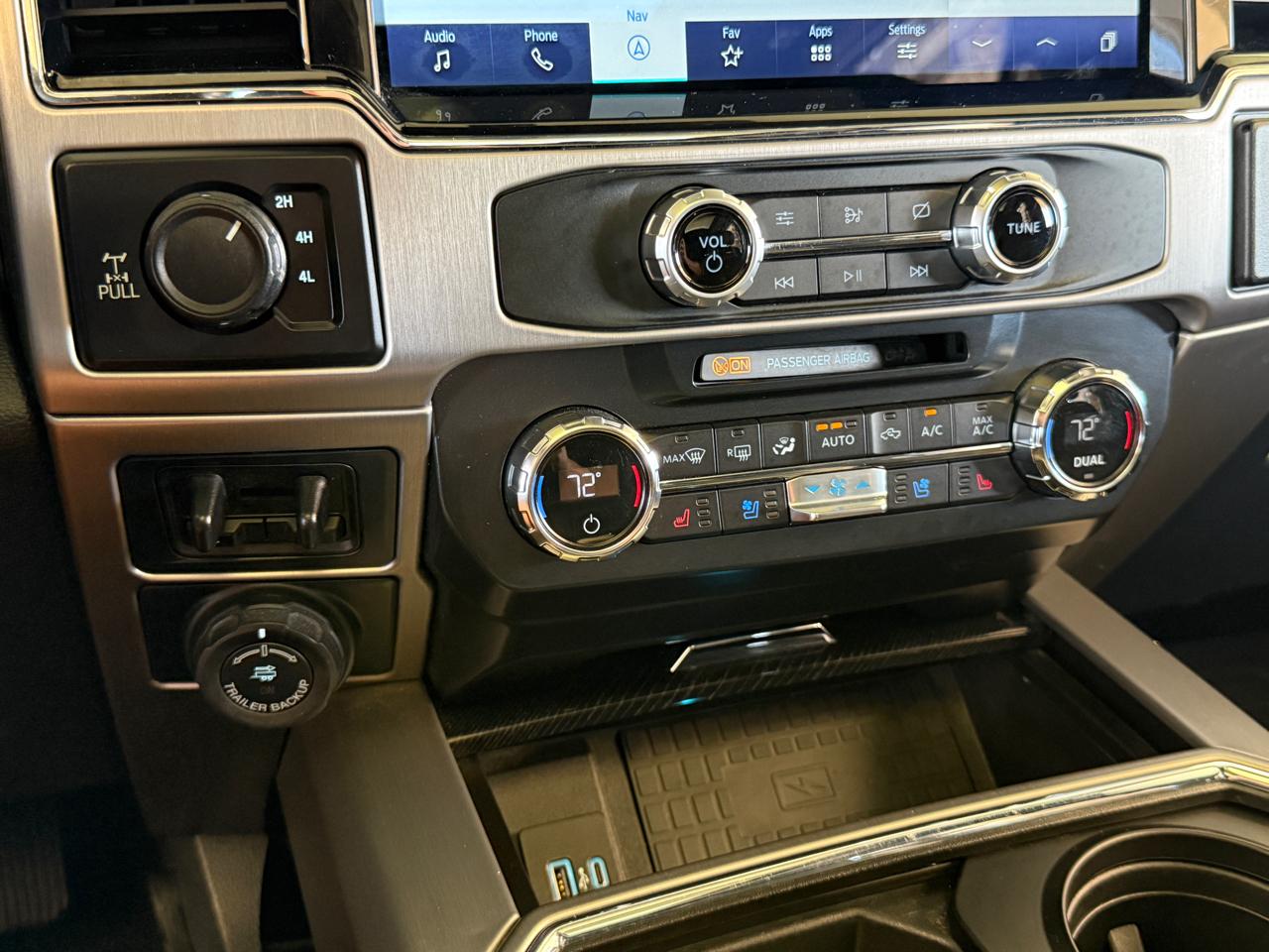 Ford F-350 SD Platinum Crew Cab 4WD 2022