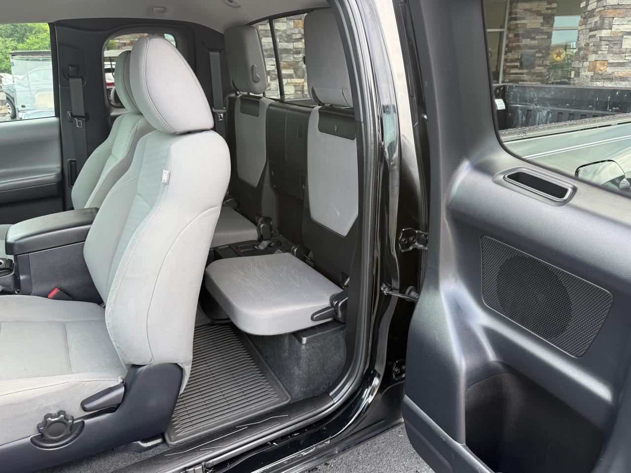 Toyota Tacoma SR Access Cab 4WD V6 at 2021