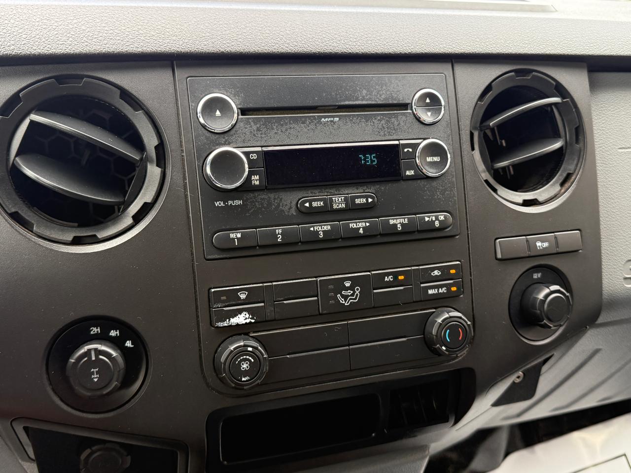 Ford F-250 SD XL Crew Cab SWB 4WD 2015