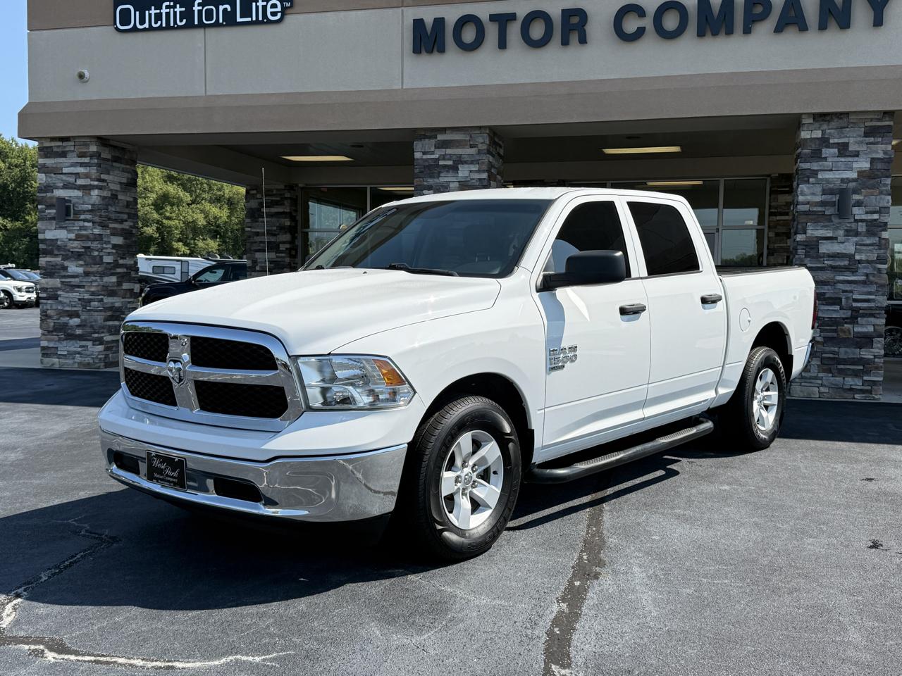 2022 RAM 1500 Classic SLT Crew Cab SWB 2WD