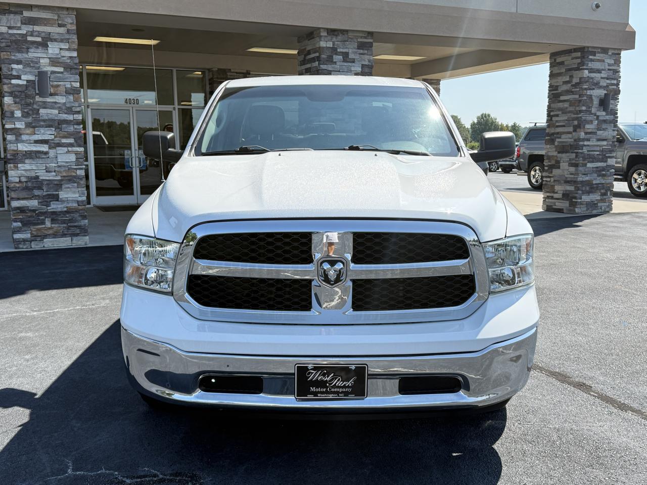 RAM 1500 Classic SLT Crew Cab SWB 2WD 2022