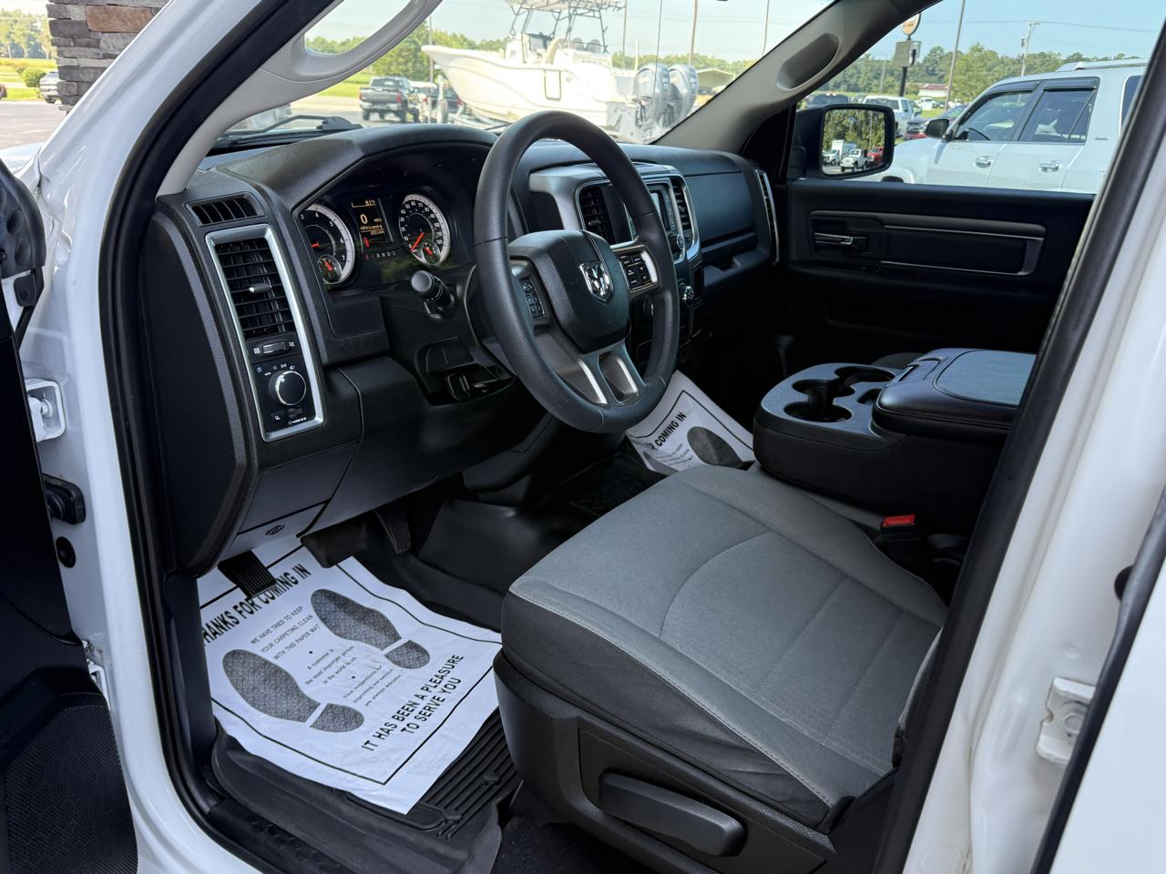 RAM 1500 Classic SLT Crew Cab SWB 2WD 2022