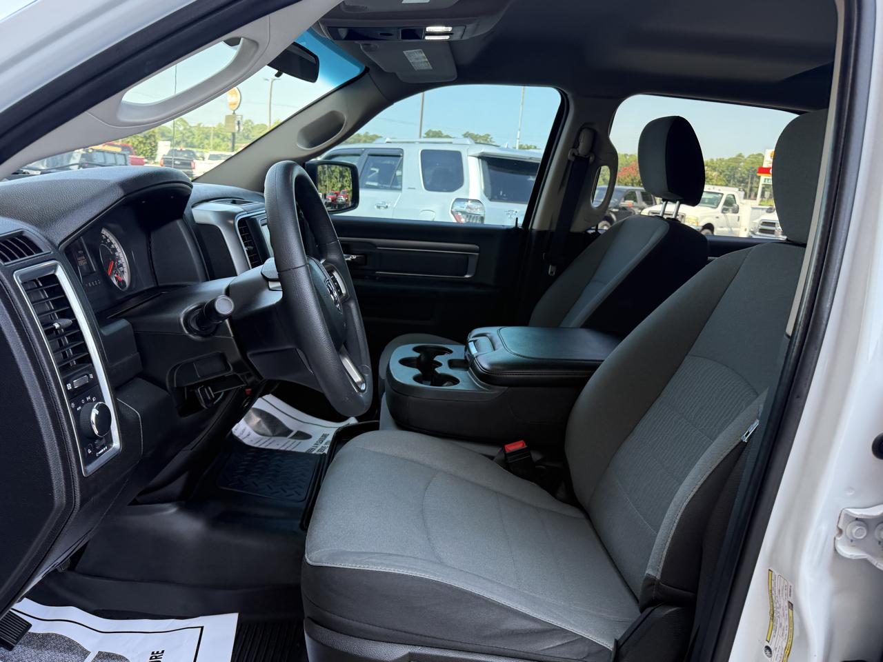 RAM 1500 Classic SLT Crew Cab SWB 2WD 2022