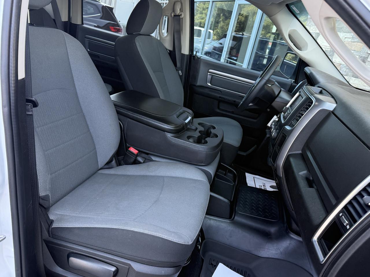 RAM 1500 Classic SLT Crew Cab SWB 2WD 2022