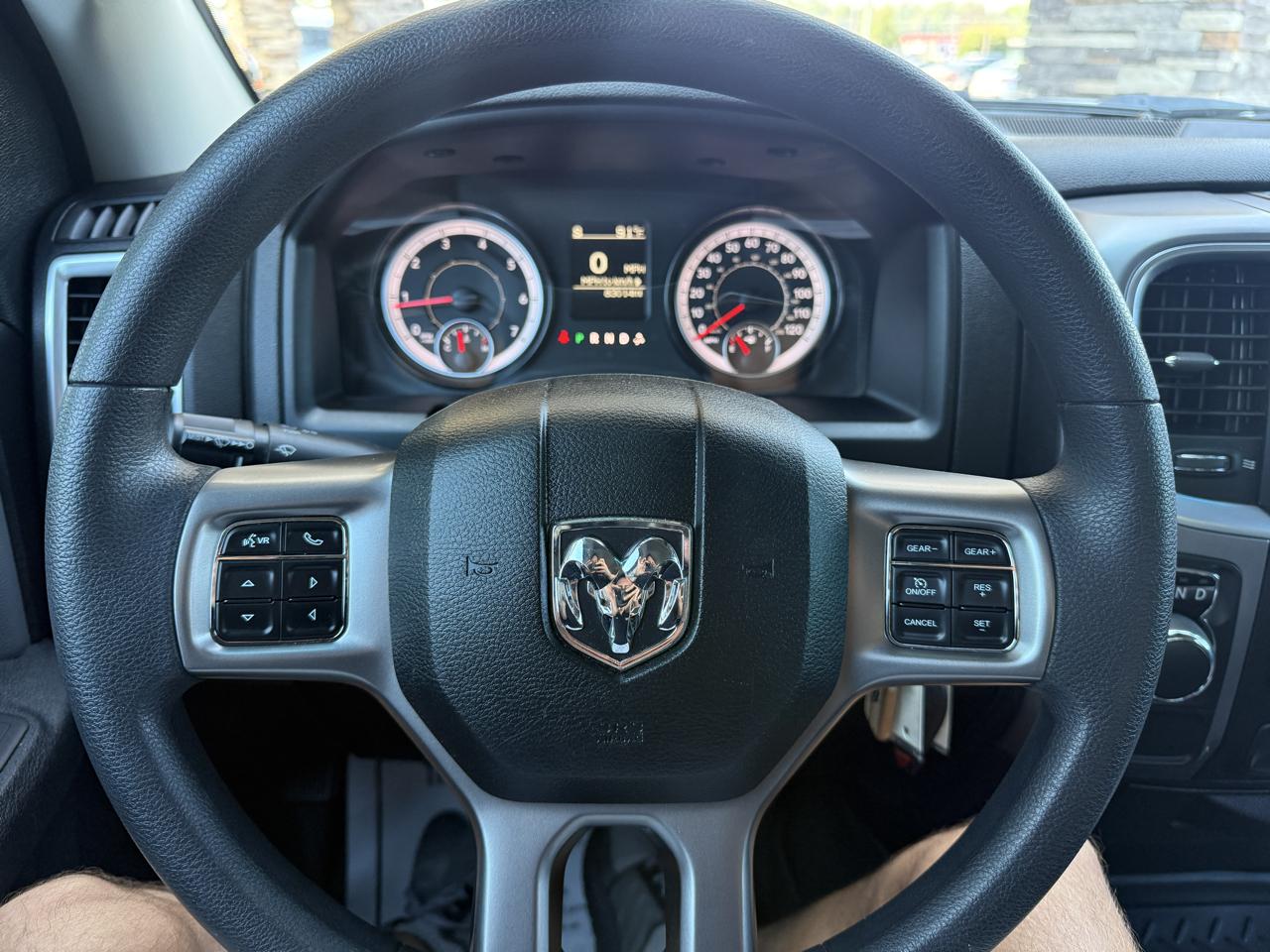 RAM 1500 Classic SLT Crew Cab SWB 2WD 2022