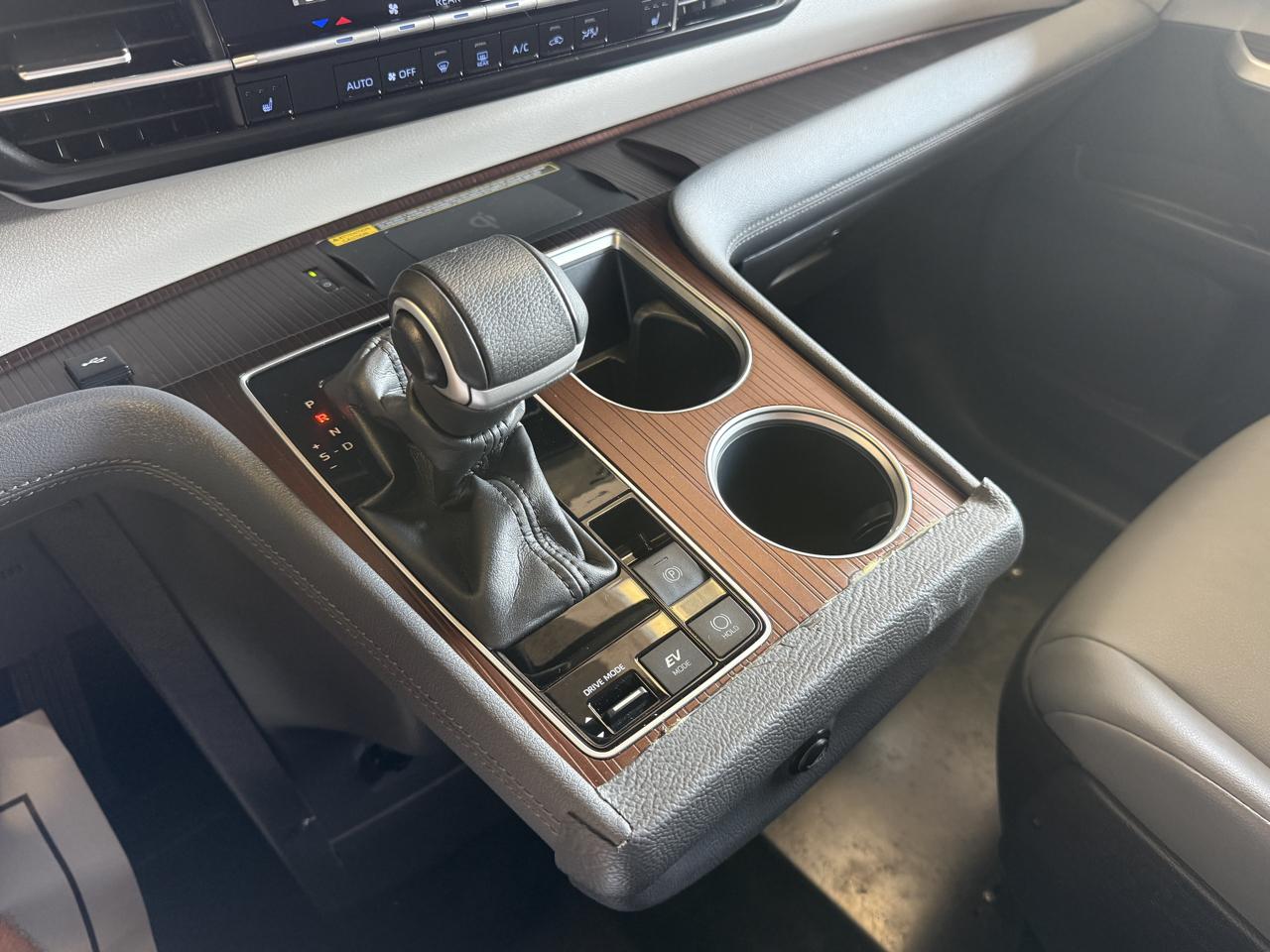 Toyota Sienna XLE 7-Passenger 2022