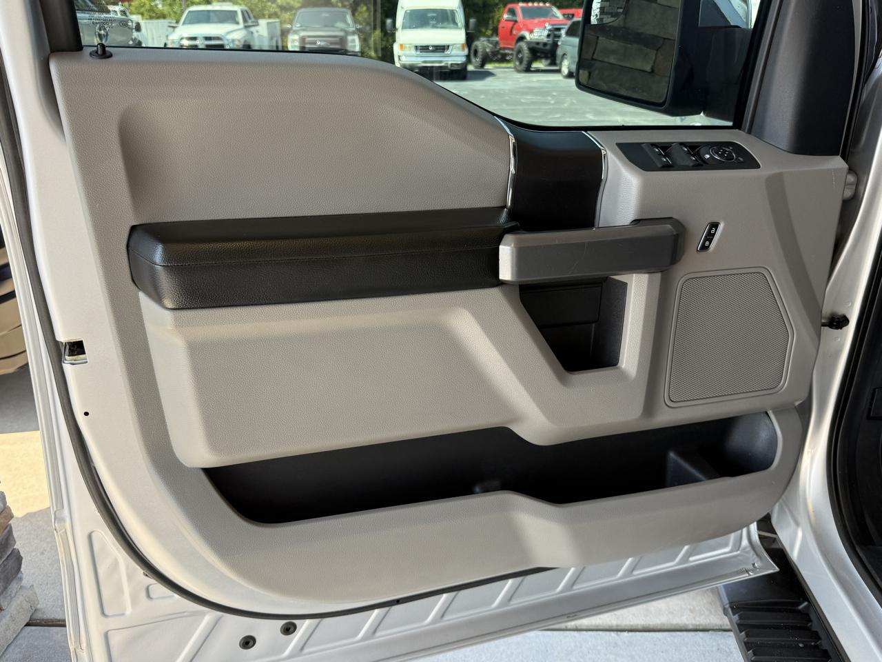 Ford F-150 XLT SuperCrew 4WD 2018