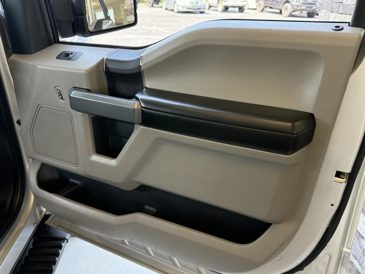 Ford F-150 XLT SuperCrew 4WD 2018