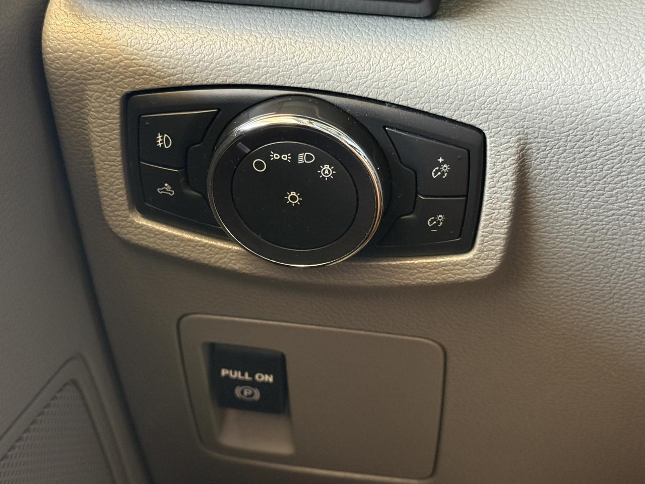Ford F-150 XLT SuperCrew 4WD 2018