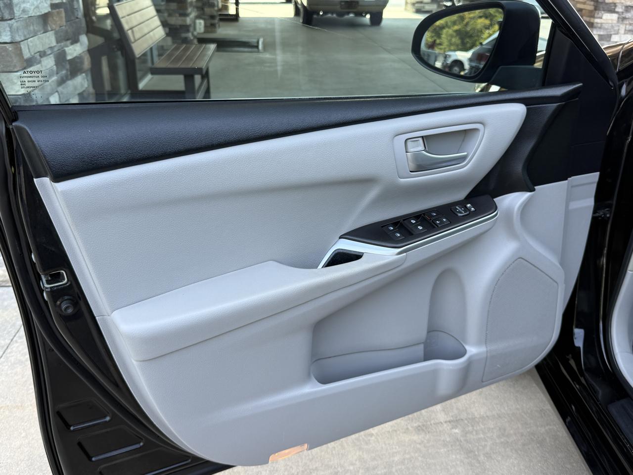 Toyota Camry SE 2017