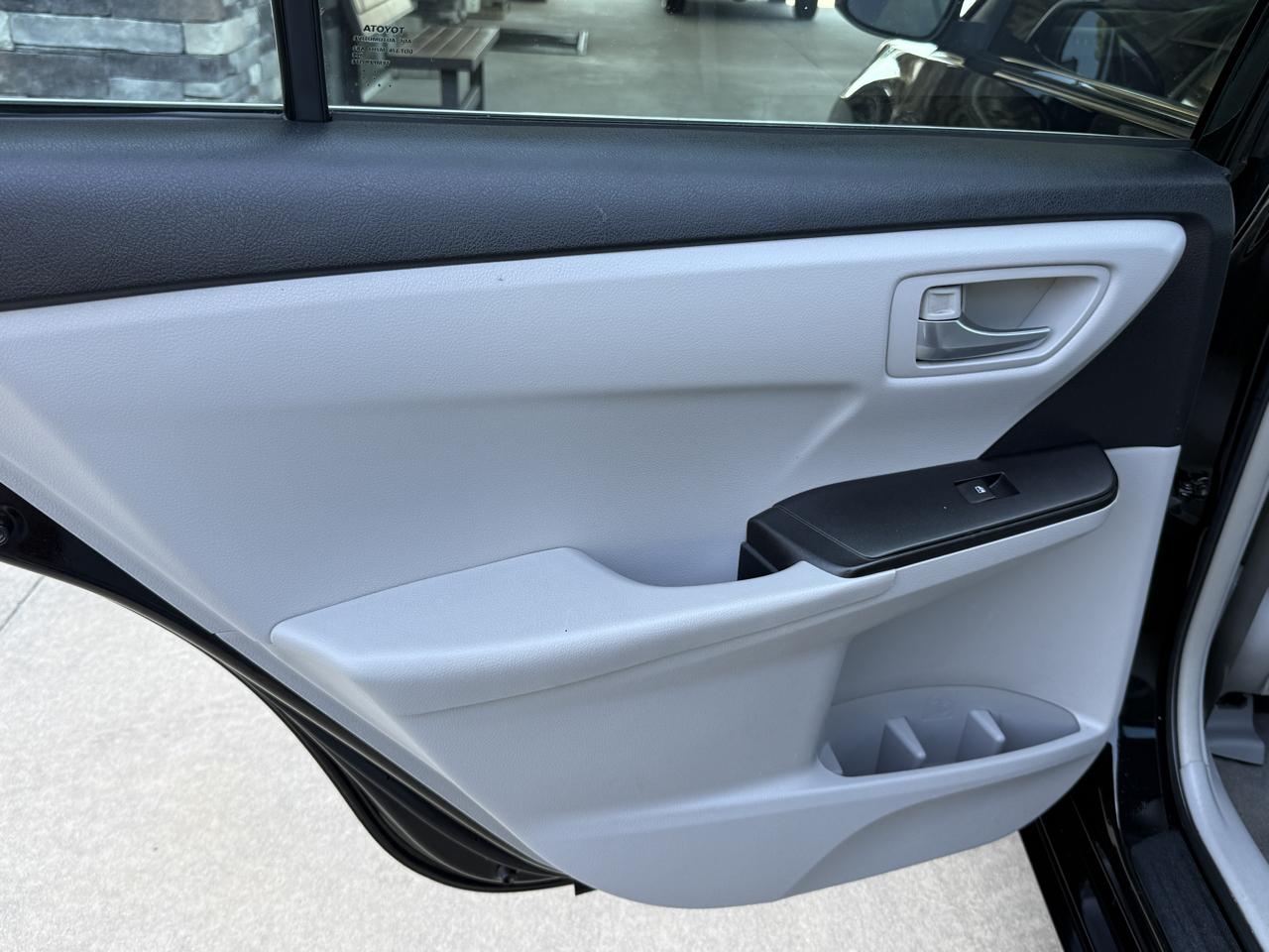 Toyota Camry SE 2017