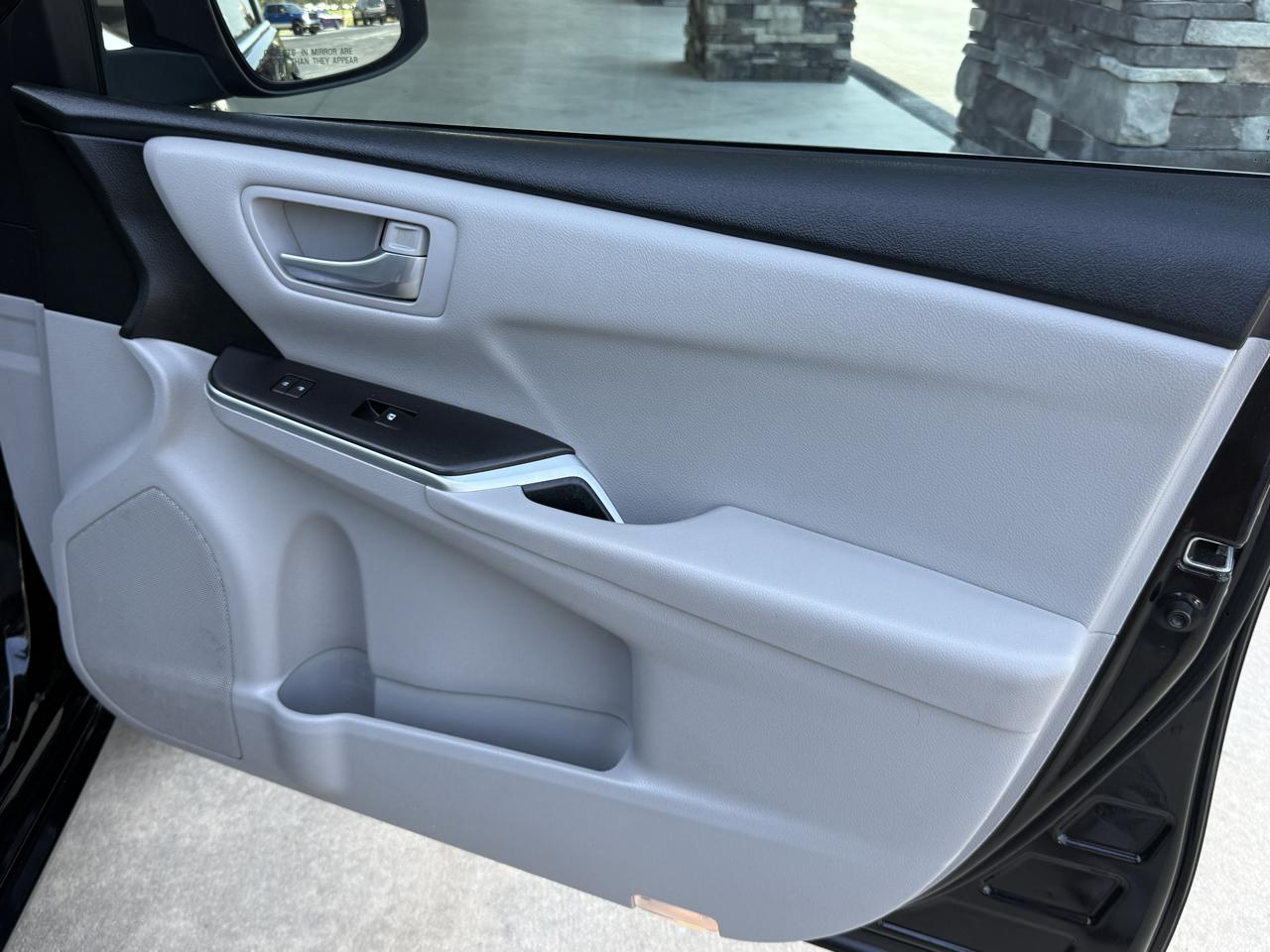 Toyota Camry SE 2017
