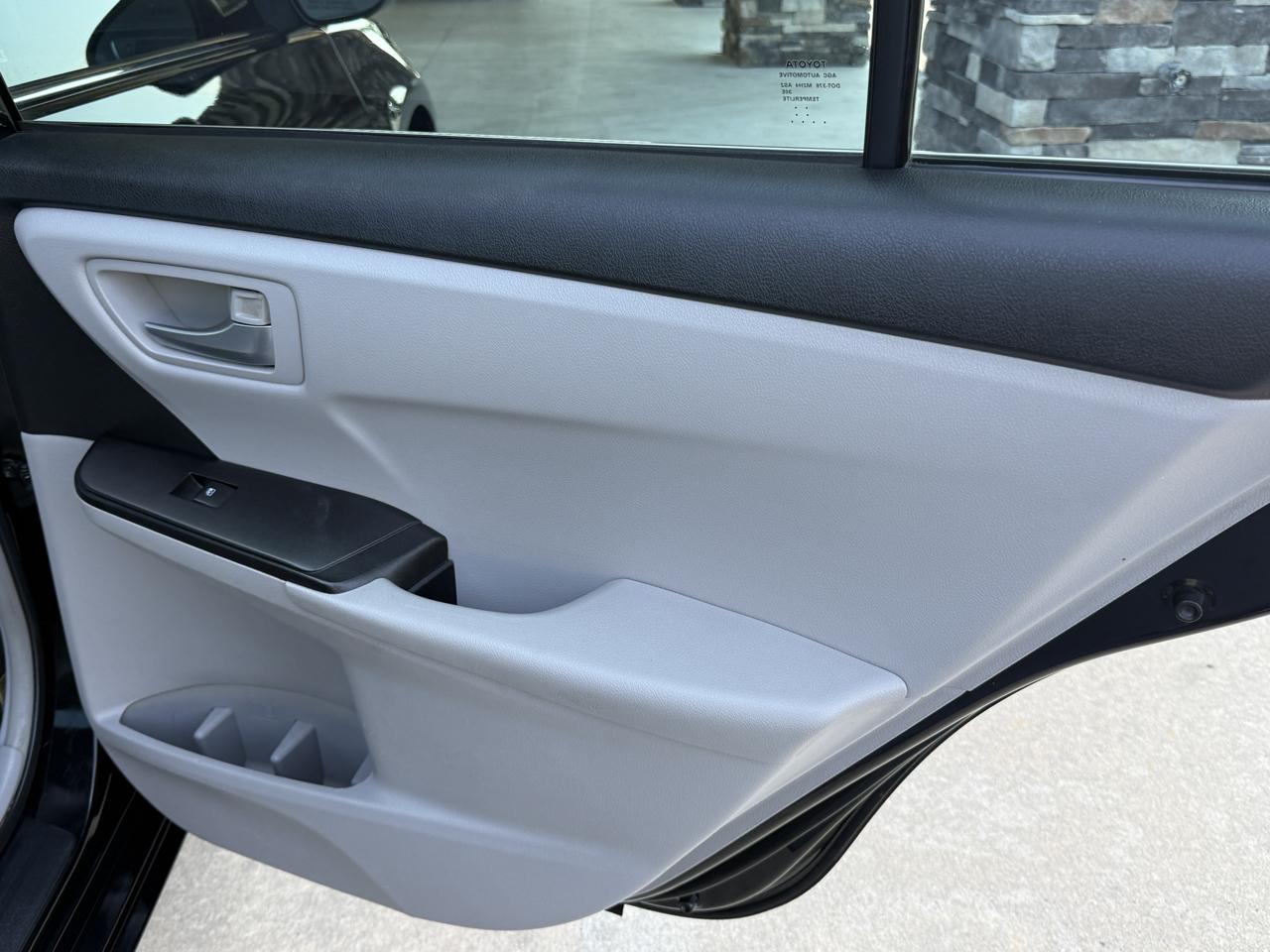 Toyota Camry SE 2017