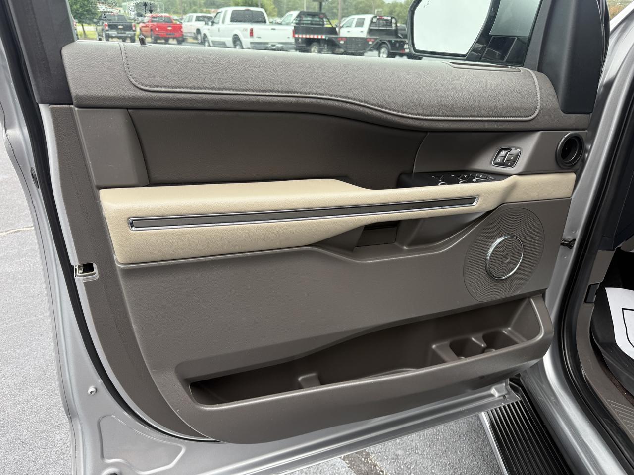 Ford Expedition MAX XLT 4WD 2021