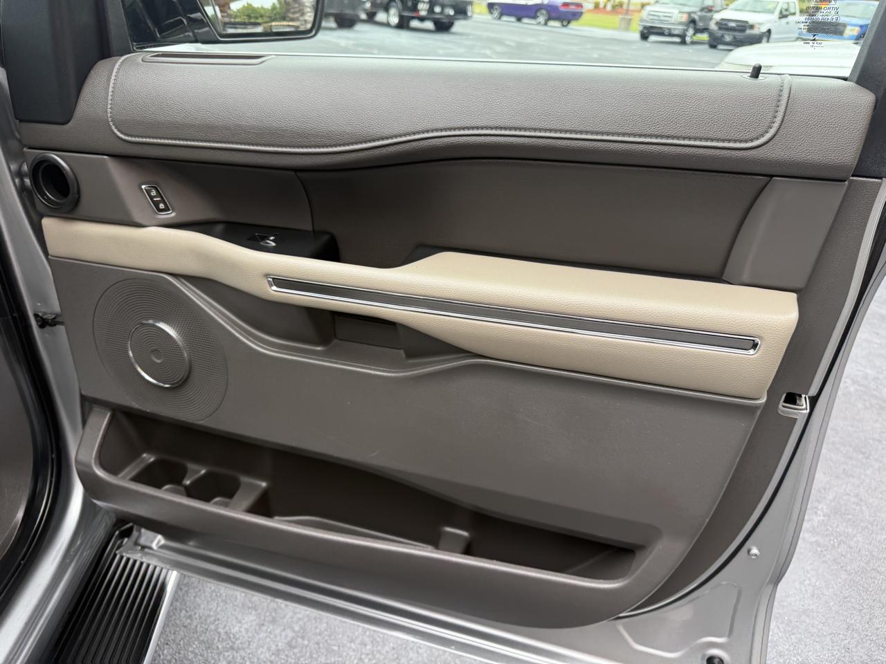 Ford Expedition MAX XLT 4WD 2021