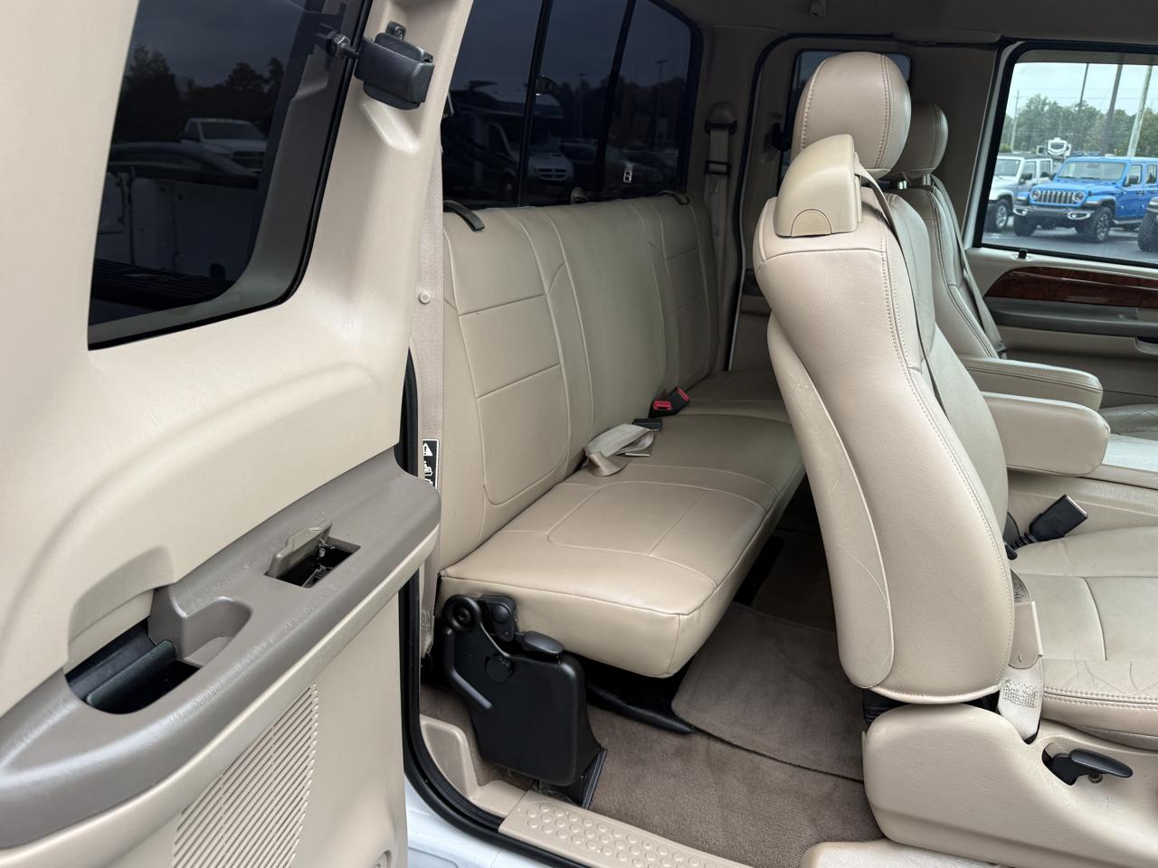 Ford F-250 SD Lariat SuperCab Long Bed 4WD 2003