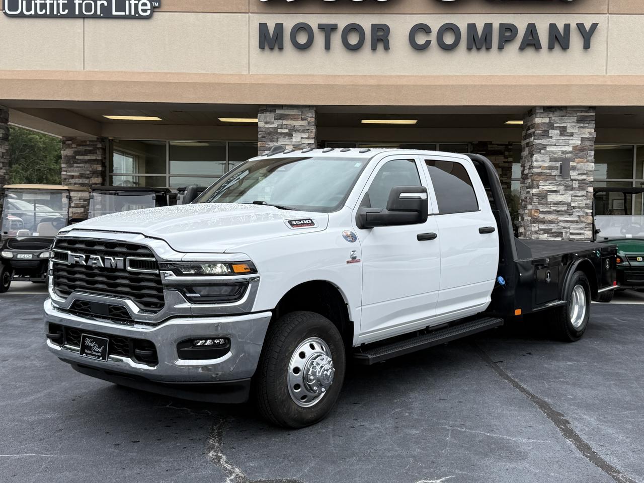 2025 RAM 3500 Crew Cab 4WD DRW