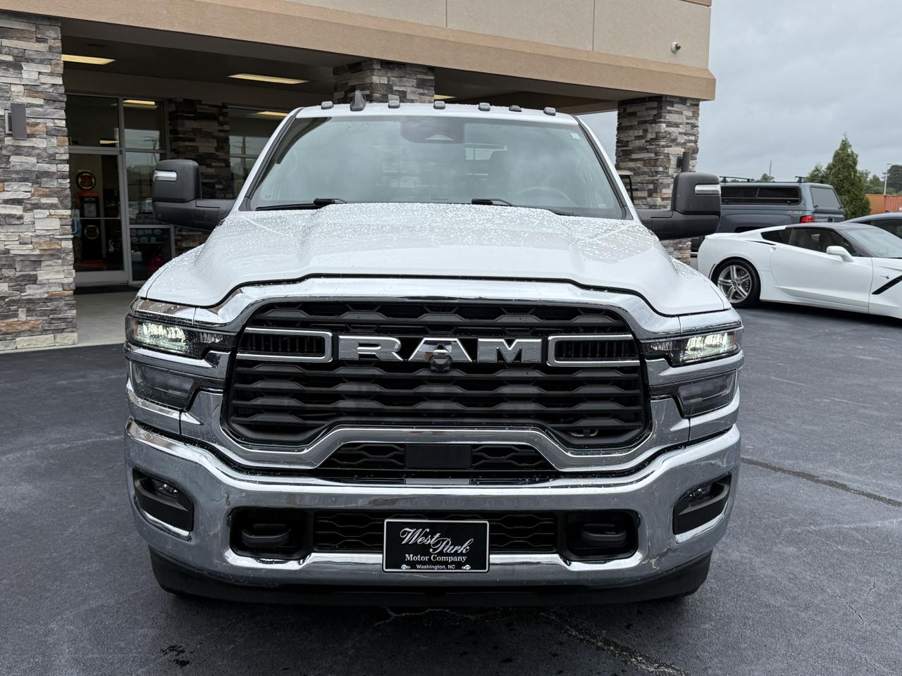 RAM 3500 Crew Cab 4WD DRW 2025