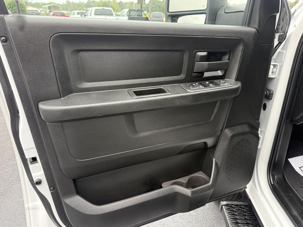 RAM 3500 Crew Cab 4WD DRW 2025
