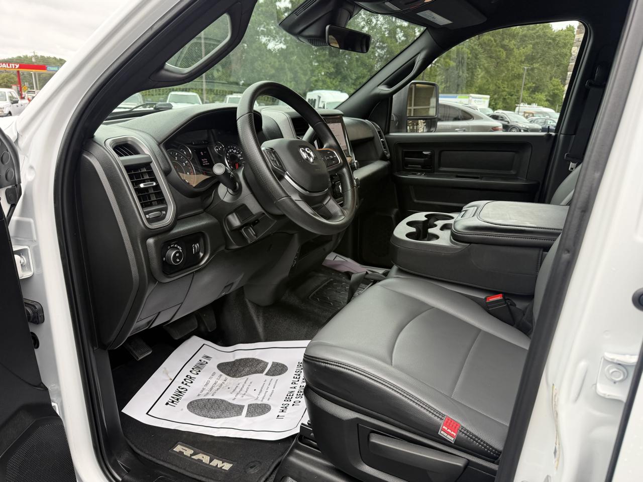 RAM 3500 Crew Cab 4WD DRW 2025