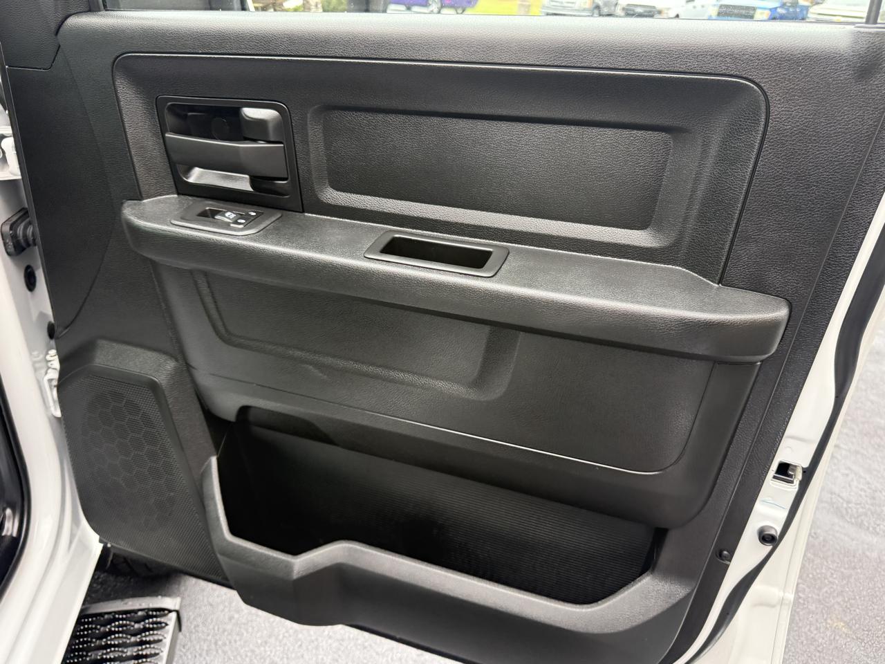 RAM 3500 Crew Cab 4WD DRW 2025