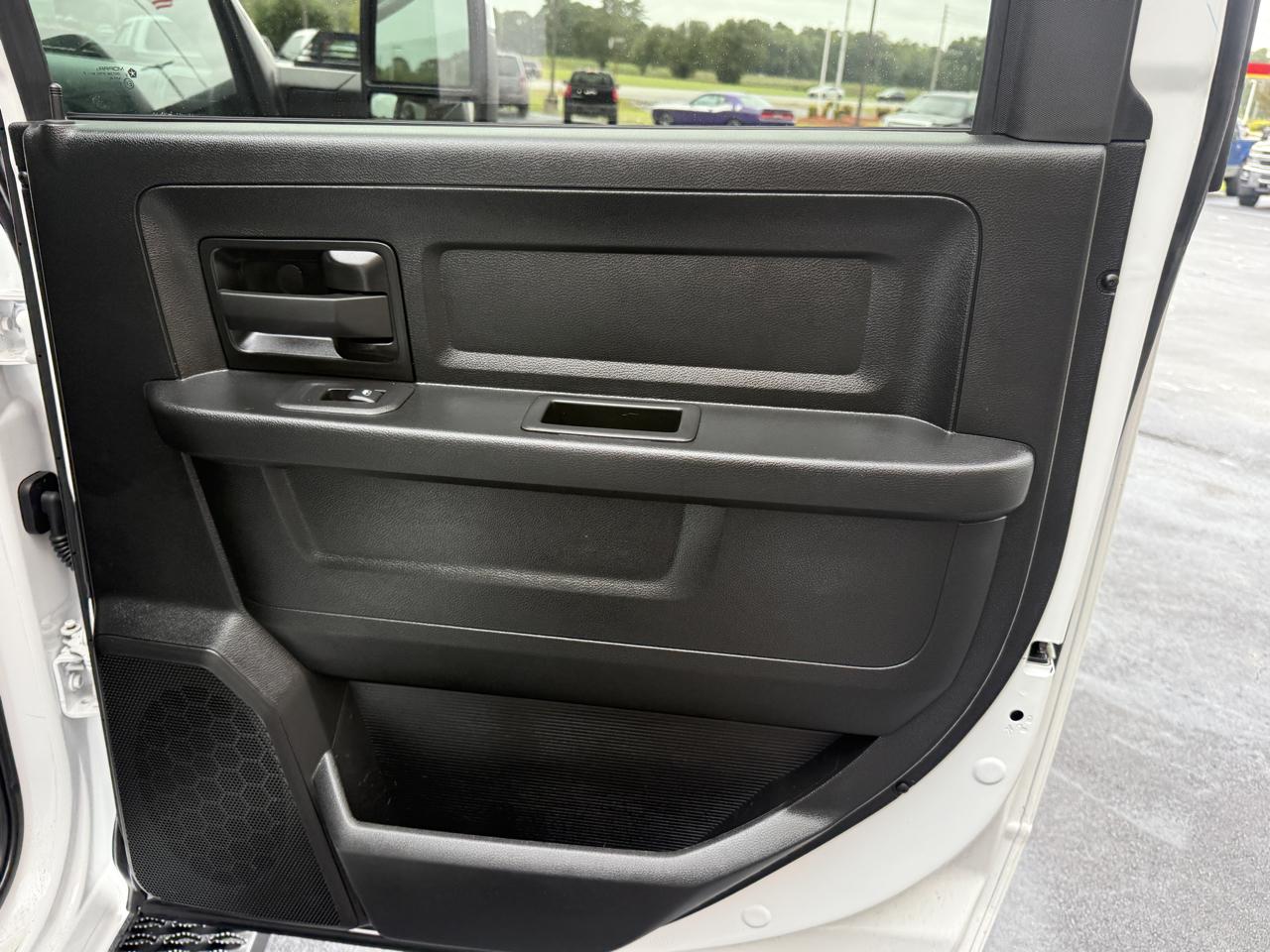 RAM 3500 Crew Cab 4WD DRW 2025