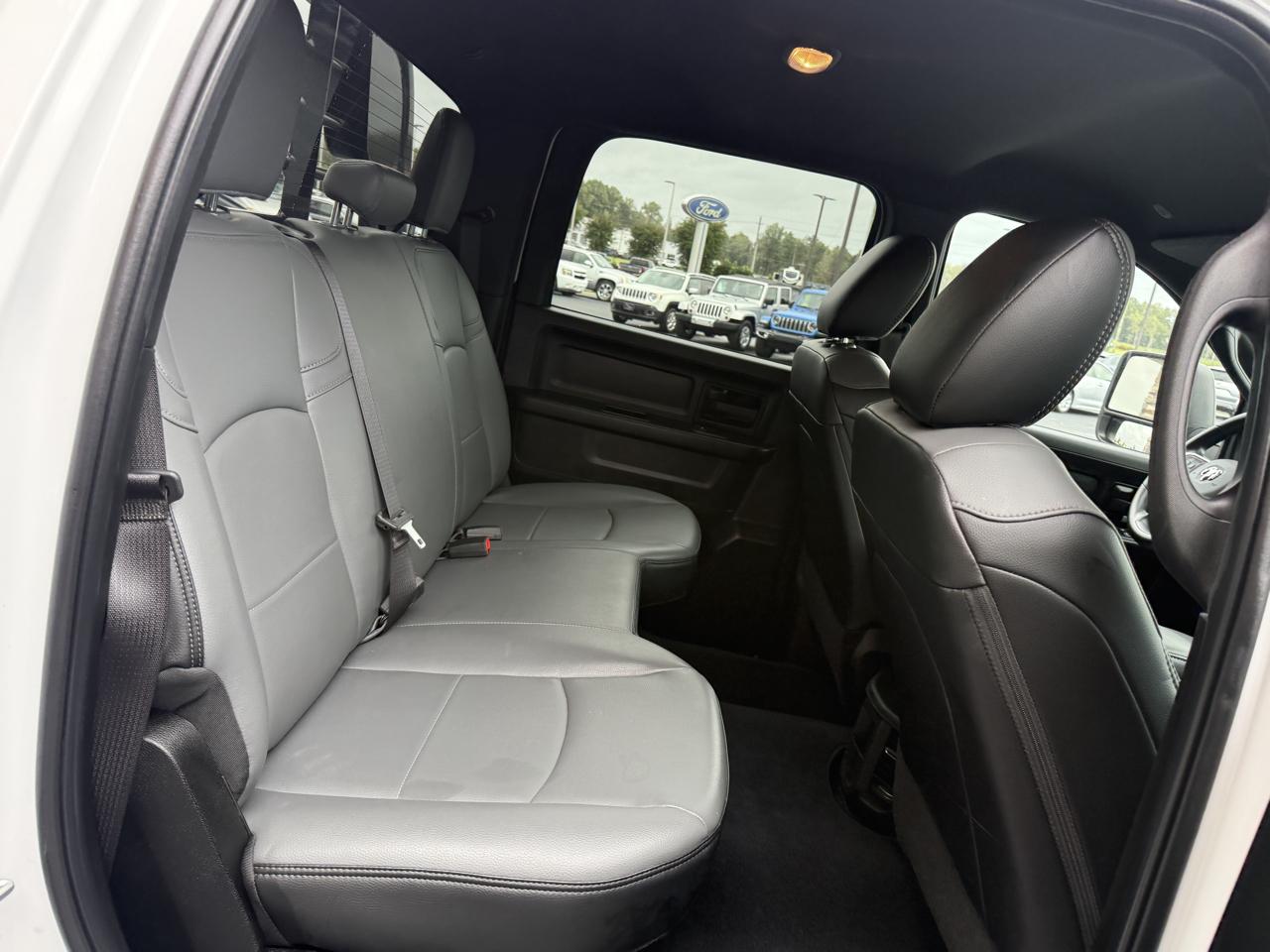 RAM 3500 Crew Cab 4WD DRW 2025