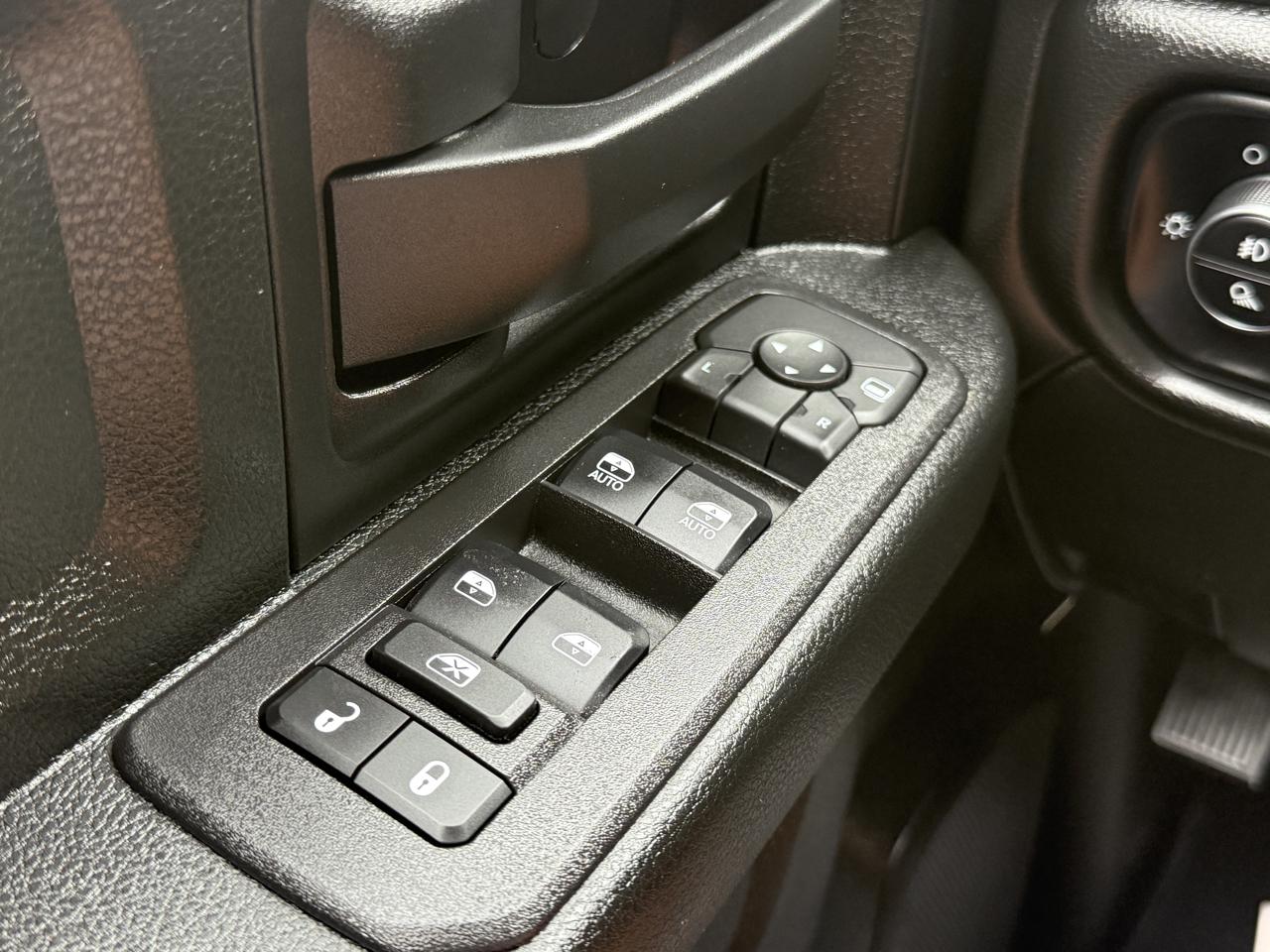 RAM 3500 Crew Cab 4WD DRW 2025