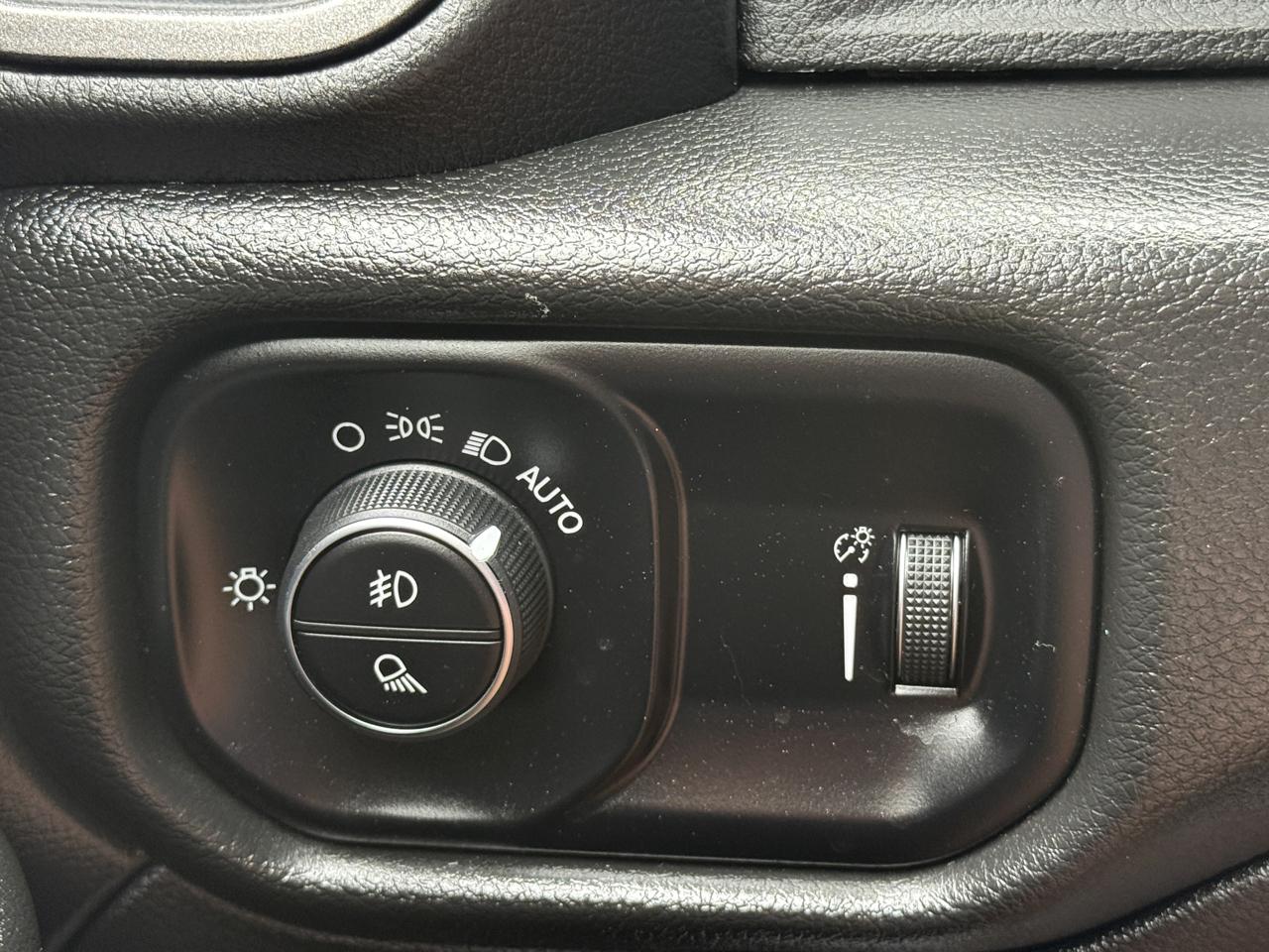 RAM 3500 Crew Cab 4WD DRW 2025
