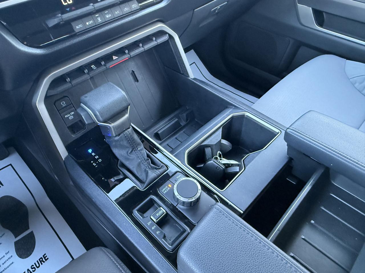 Toyota Tundra SR5 CrewMax 4WD 2024
