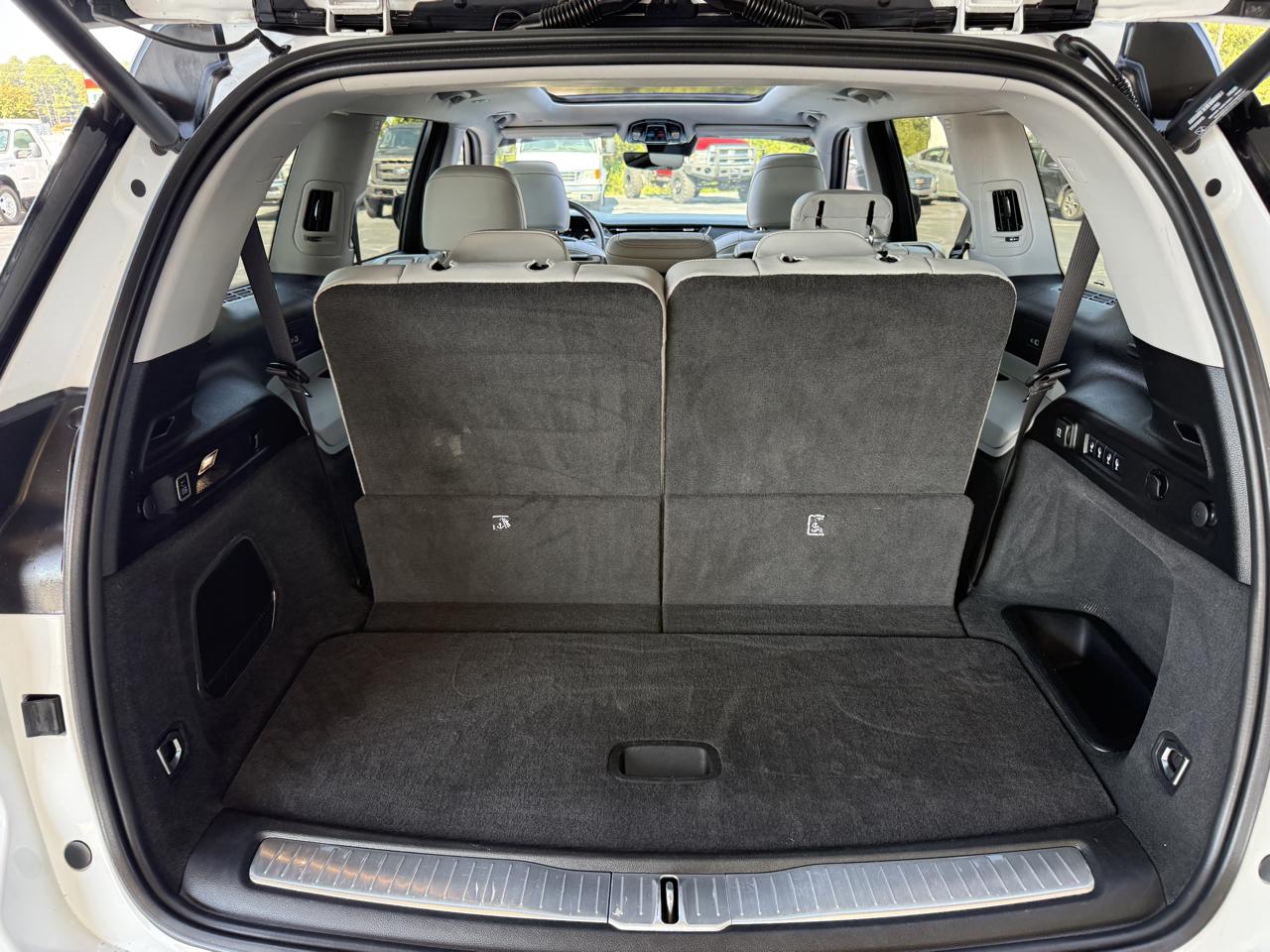 Jeep Grand Cherokee L Overland 2WD 2022