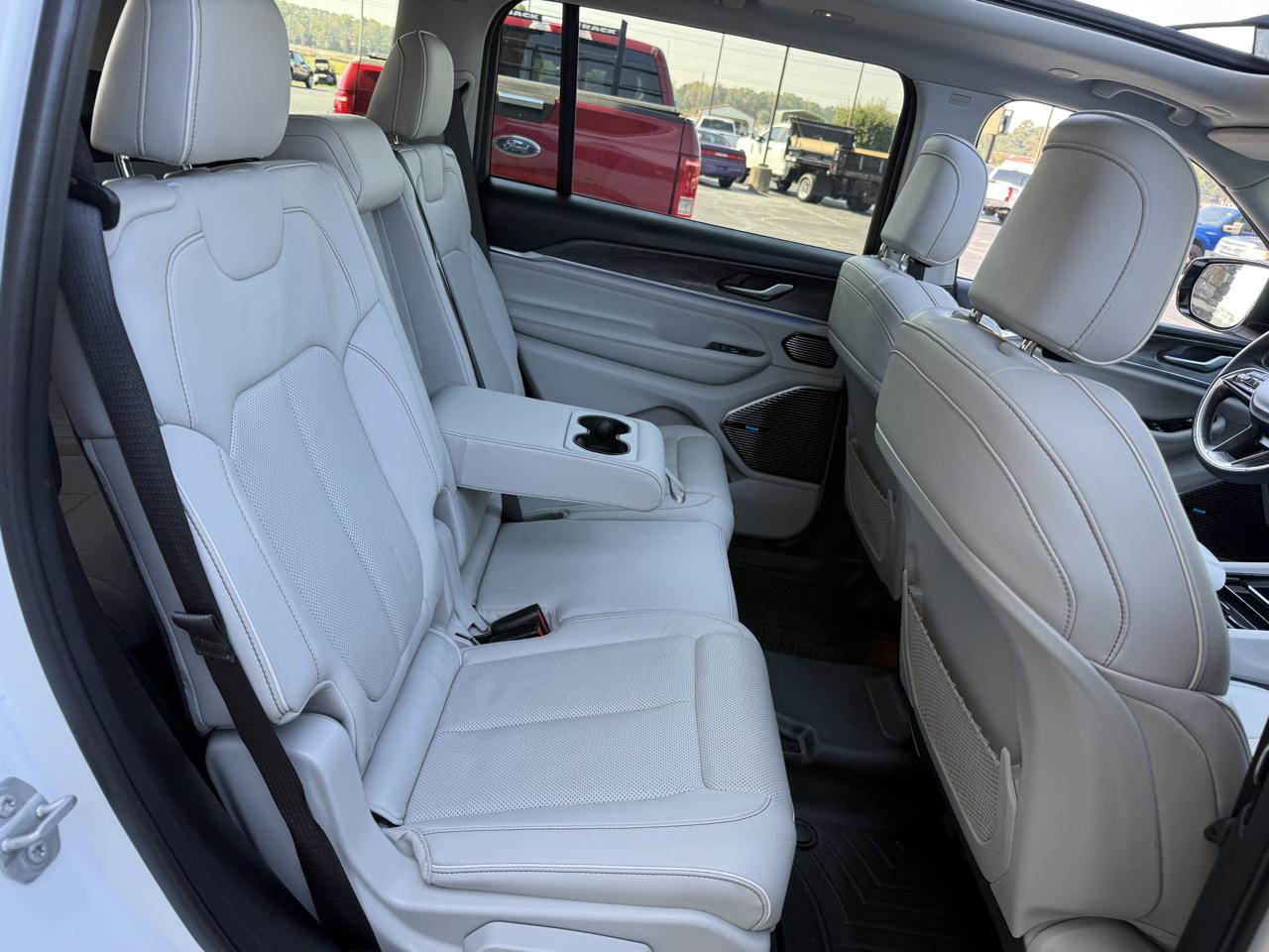 Jeep Grand Cherokee L Overland 2WD 2022