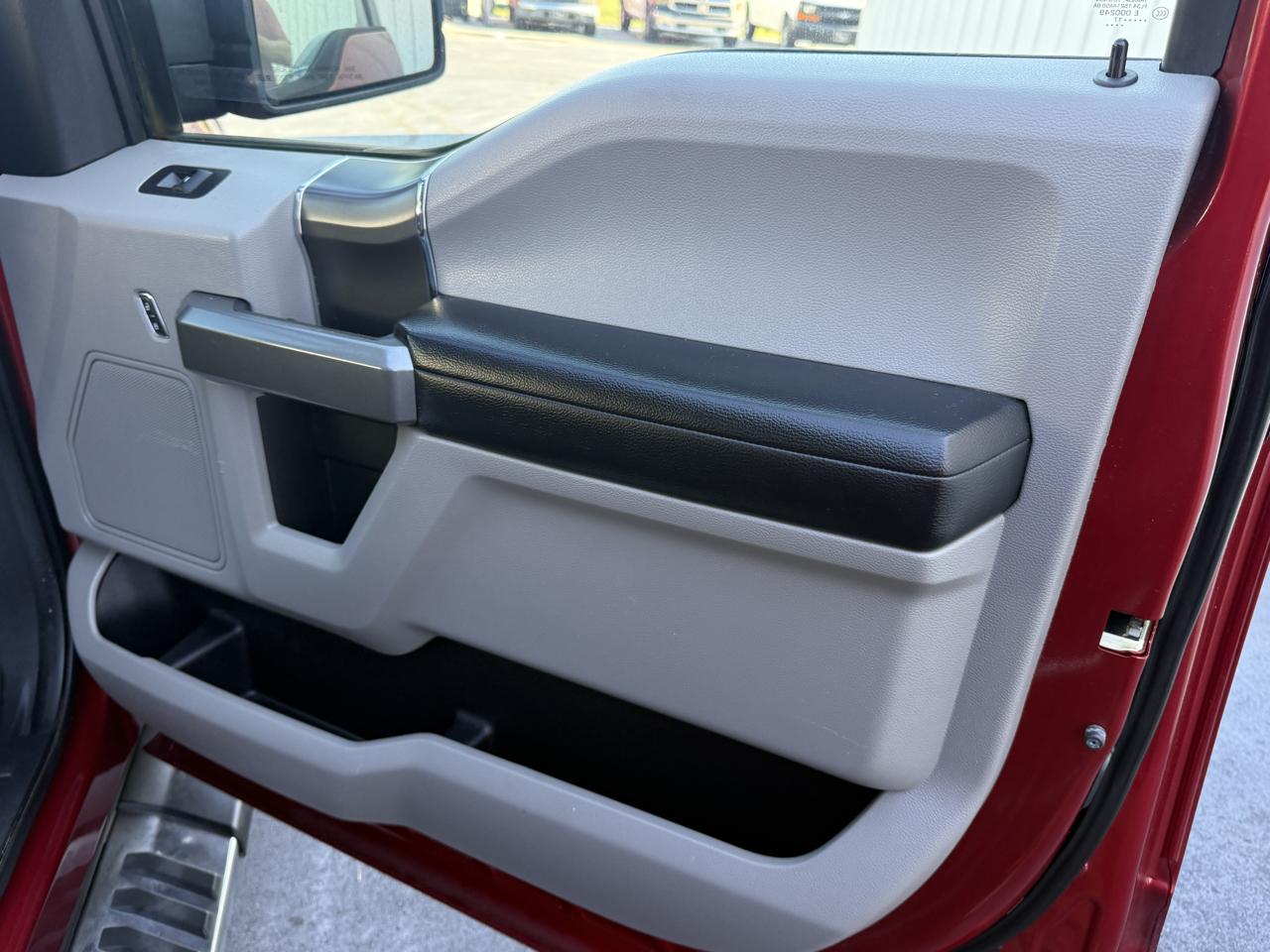 Ford F-150 XLT SuperCrew 4WD 2017