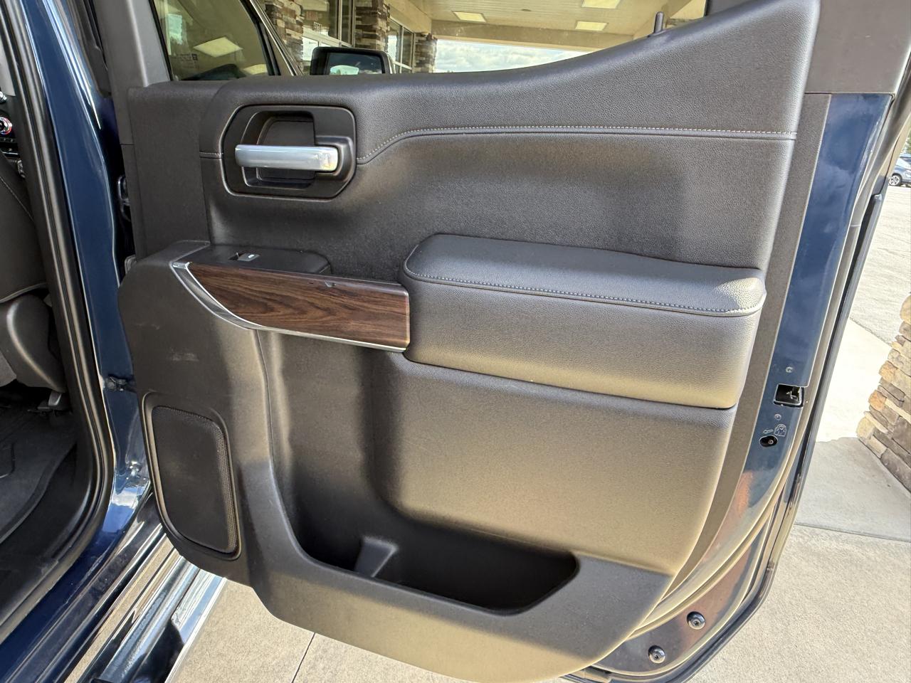GMC Sierra 1500 SLT Crew Cab 4WD 2020