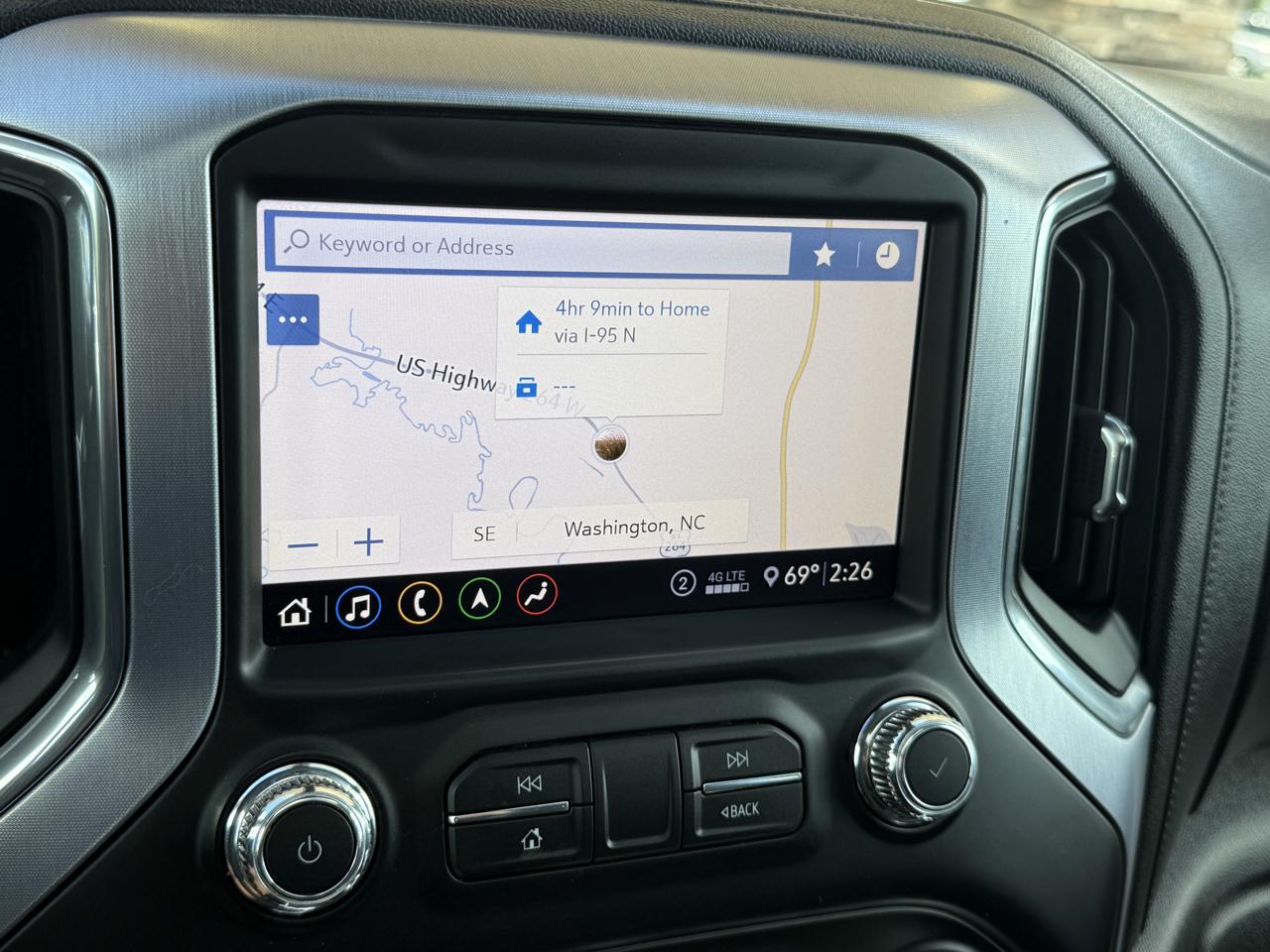 GMC Sierra 1500 SLT Crew Cab 4WD 2020