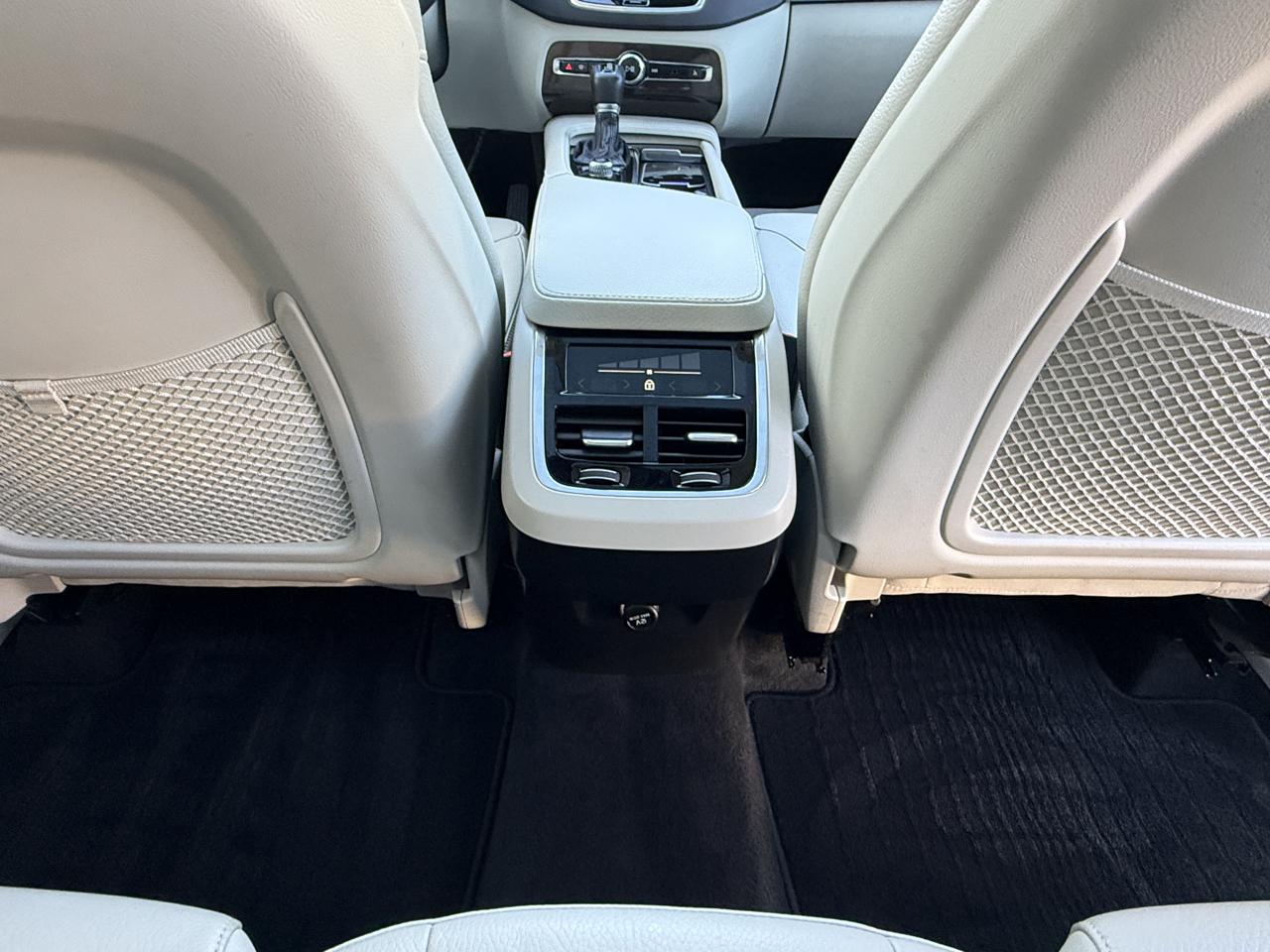 Volvo XC90 T5 Momentum 2019