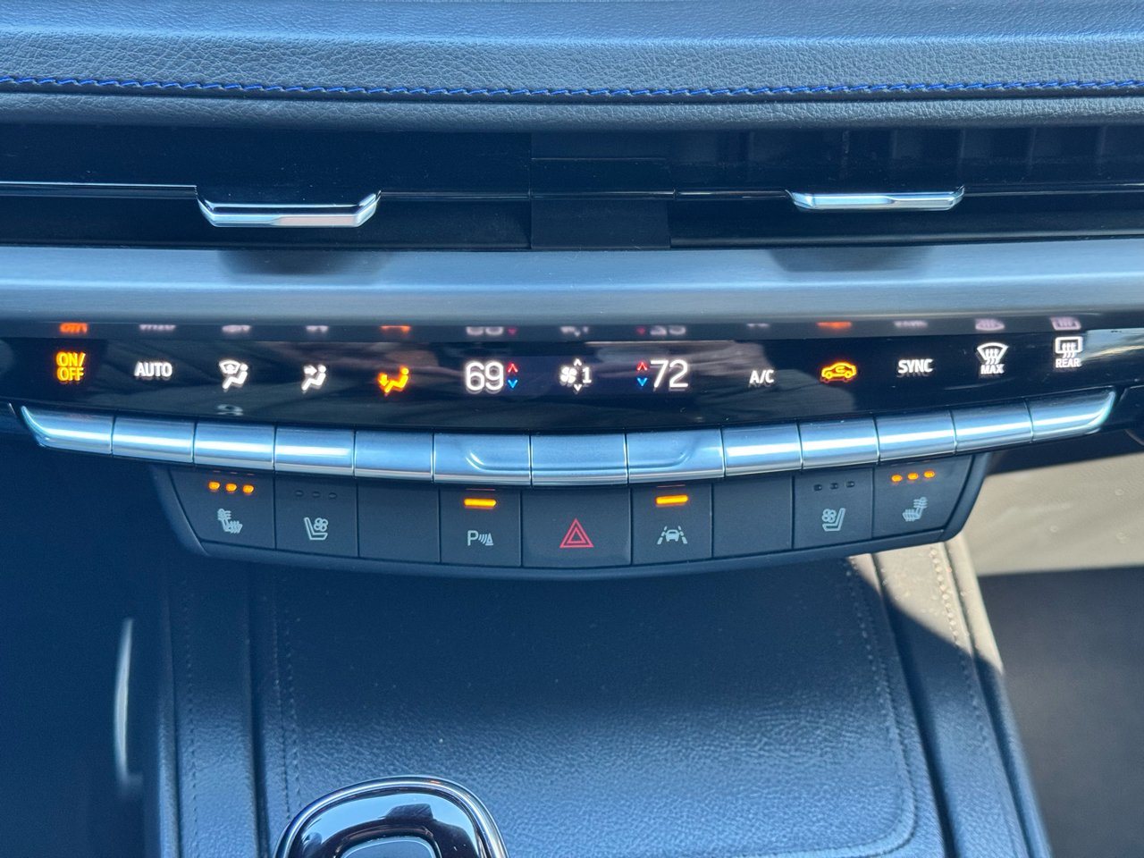 Cadillac XT4 FWD 4dr Sport 2024