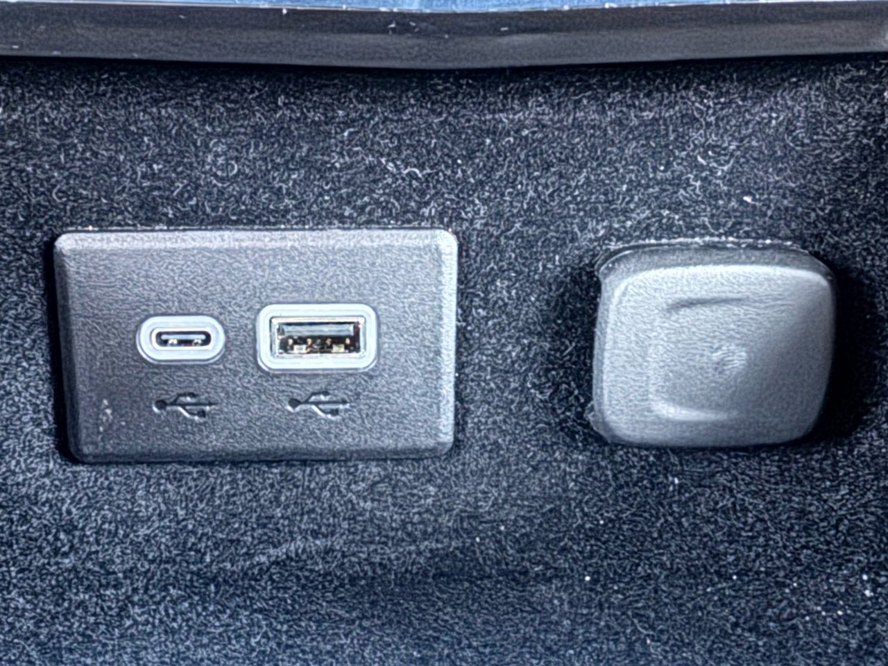 Cadillac XT4 FWD 4dr Sport 2024