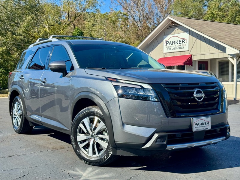 2025 Nissan Pathfinder SL