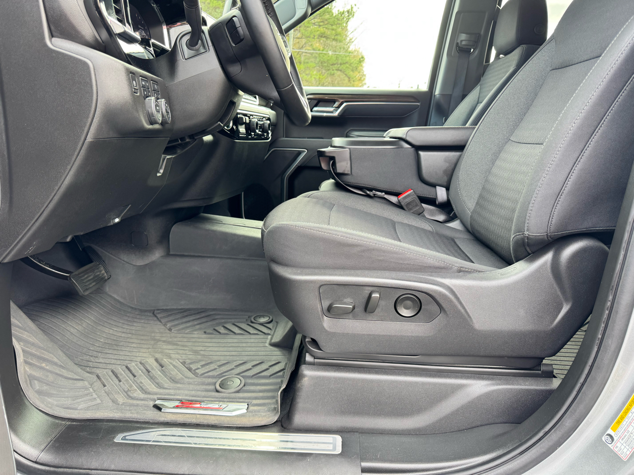 Chevrolet Silverado 1500 4WD Crew Cab 147" RST 2025