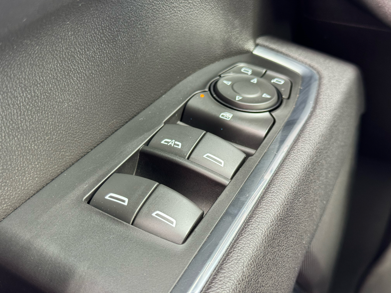 Chevrolet Silverado 1500 4WD Crew Cab 147" RST 2025