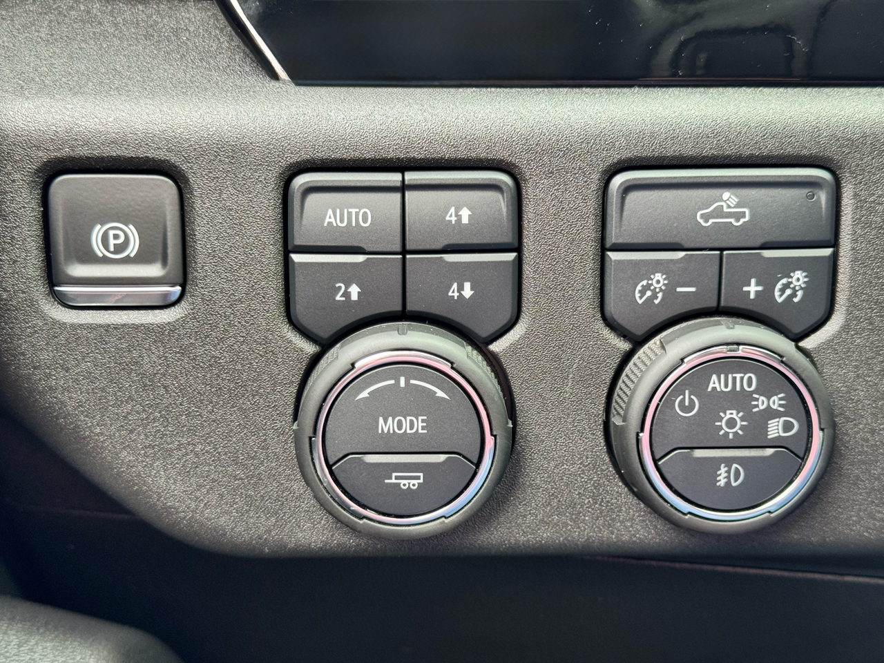 Chevrolet Silverado 1500 4WD Crew Cab 147" RST 2025